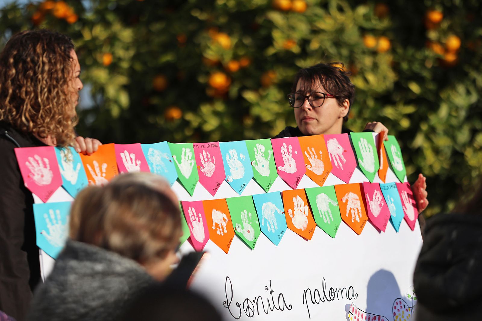 Imágenes del acto del Día a la No Violencia y la Paz del Colegio La Hispanidad