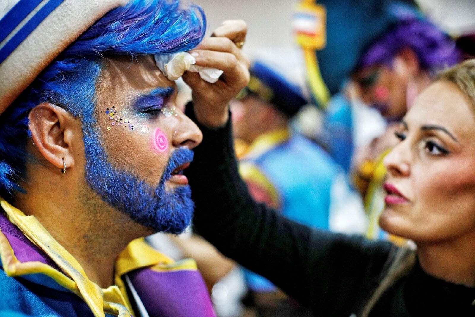 Comparsa 'Los colgaos'en camerinos