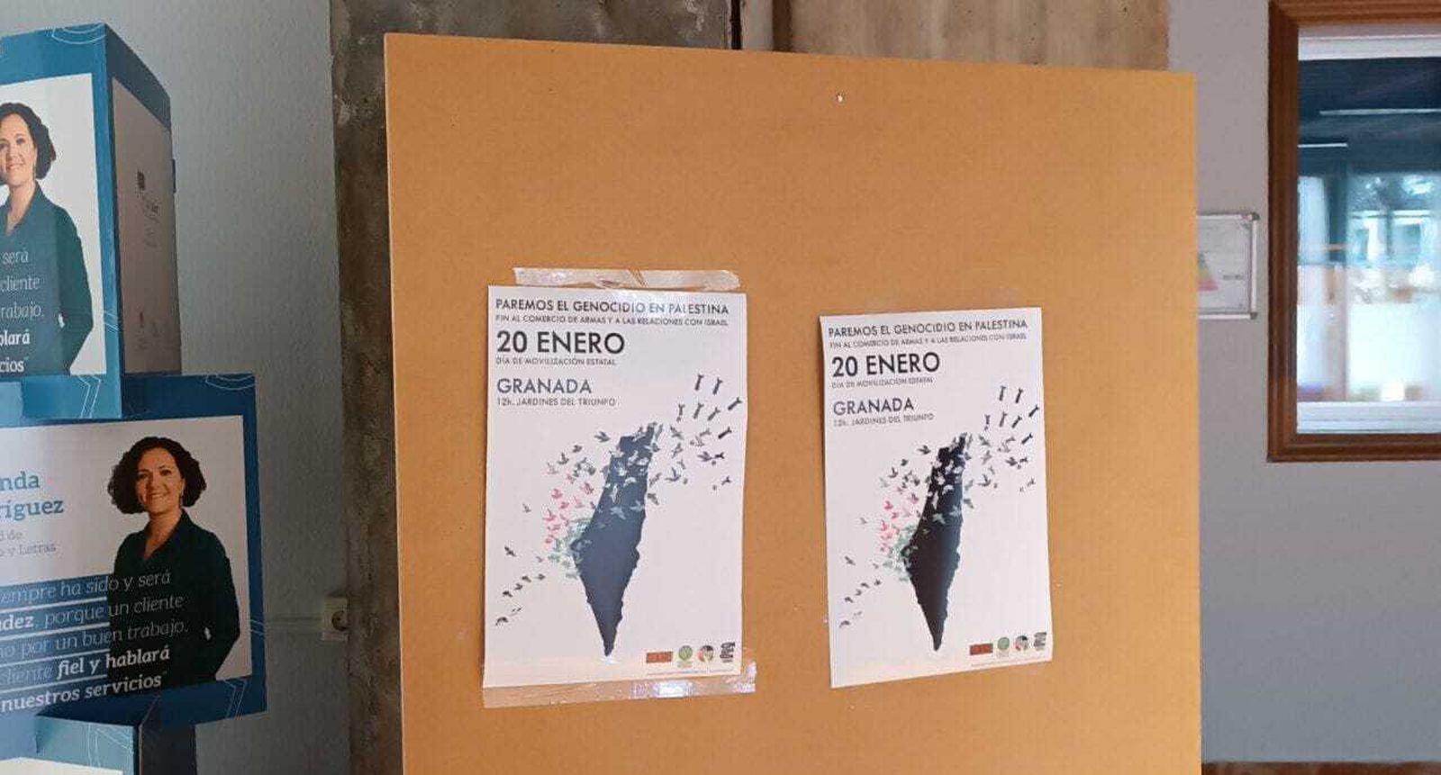 Los carteles que fueron retirados de la Facultad de Filosofía y Letras.