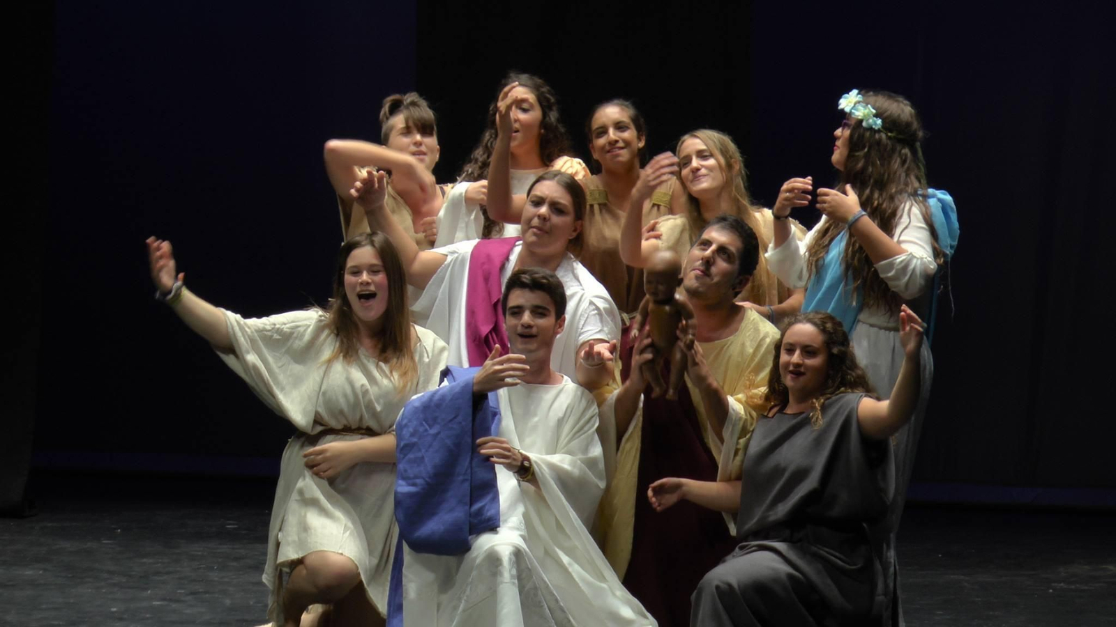 MIembros de la Asociación Cultural Taetro en una imagen promocional.