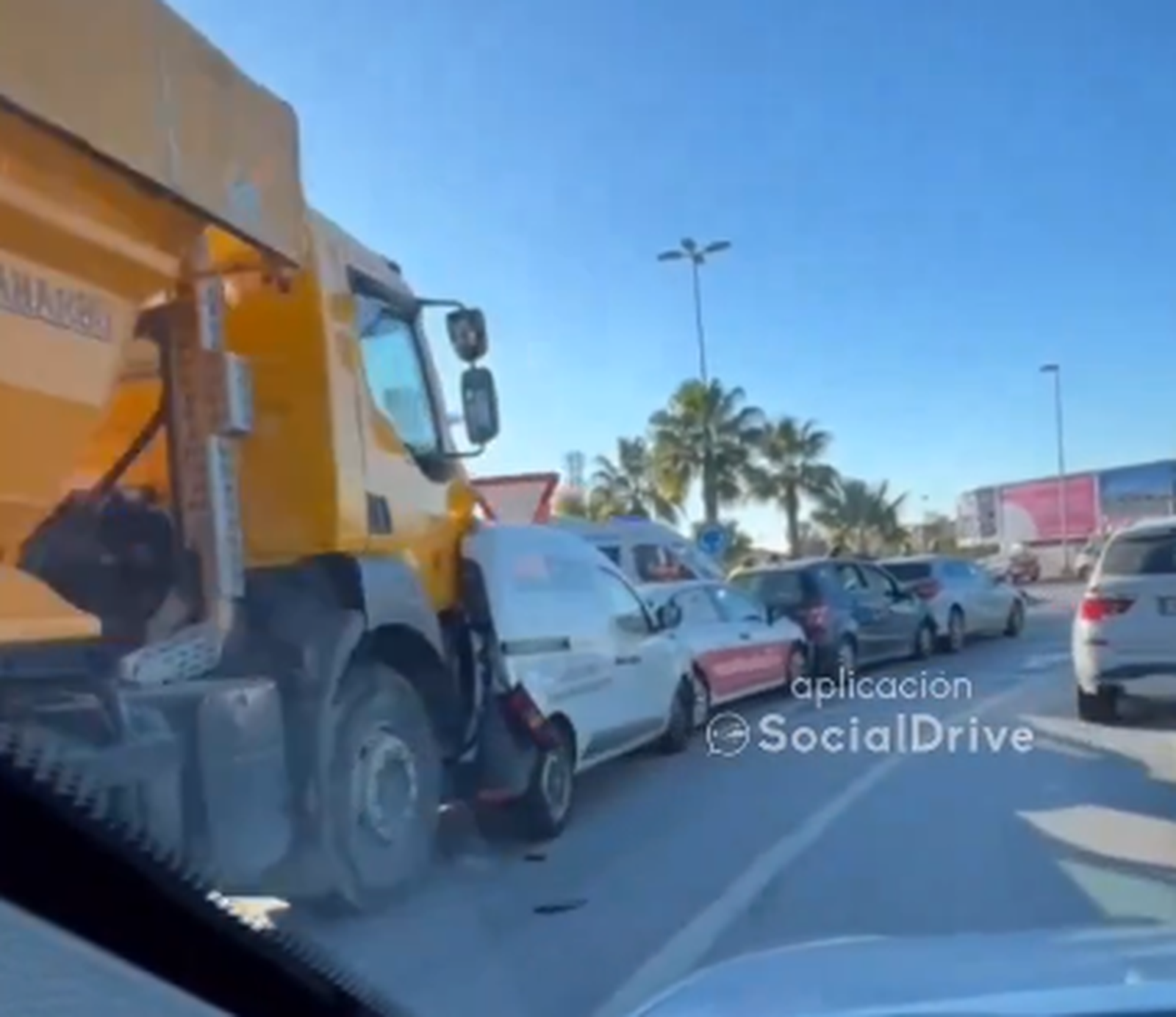 Accidente múltiple en Marbella con seis vehículos implicados y cinco heridos