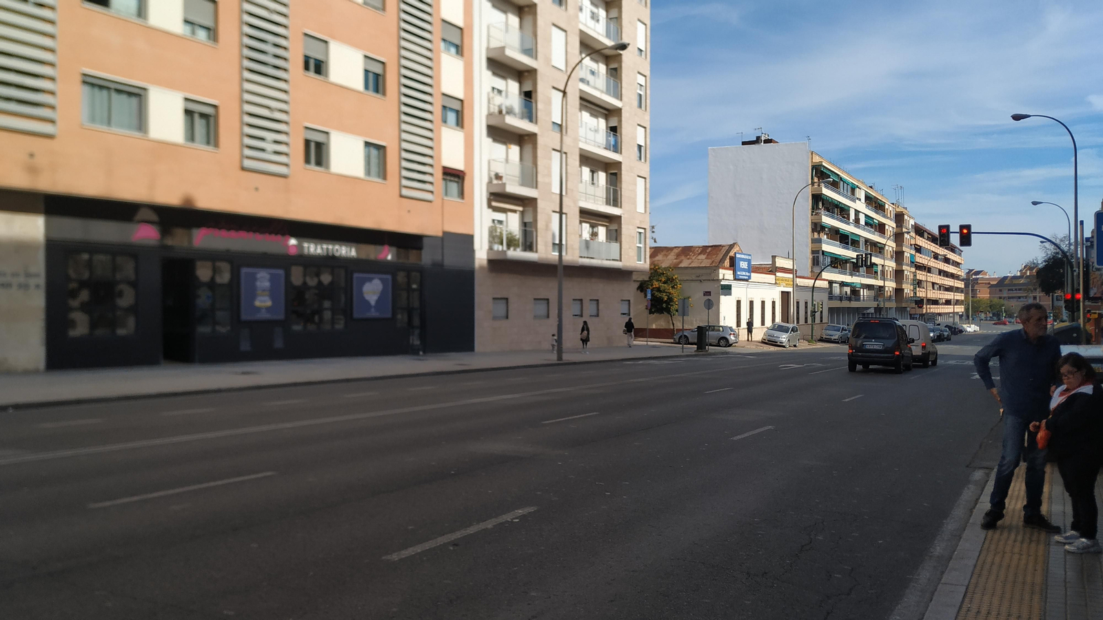 La avenida de las Ollerías de Córdoba, sin árboles.