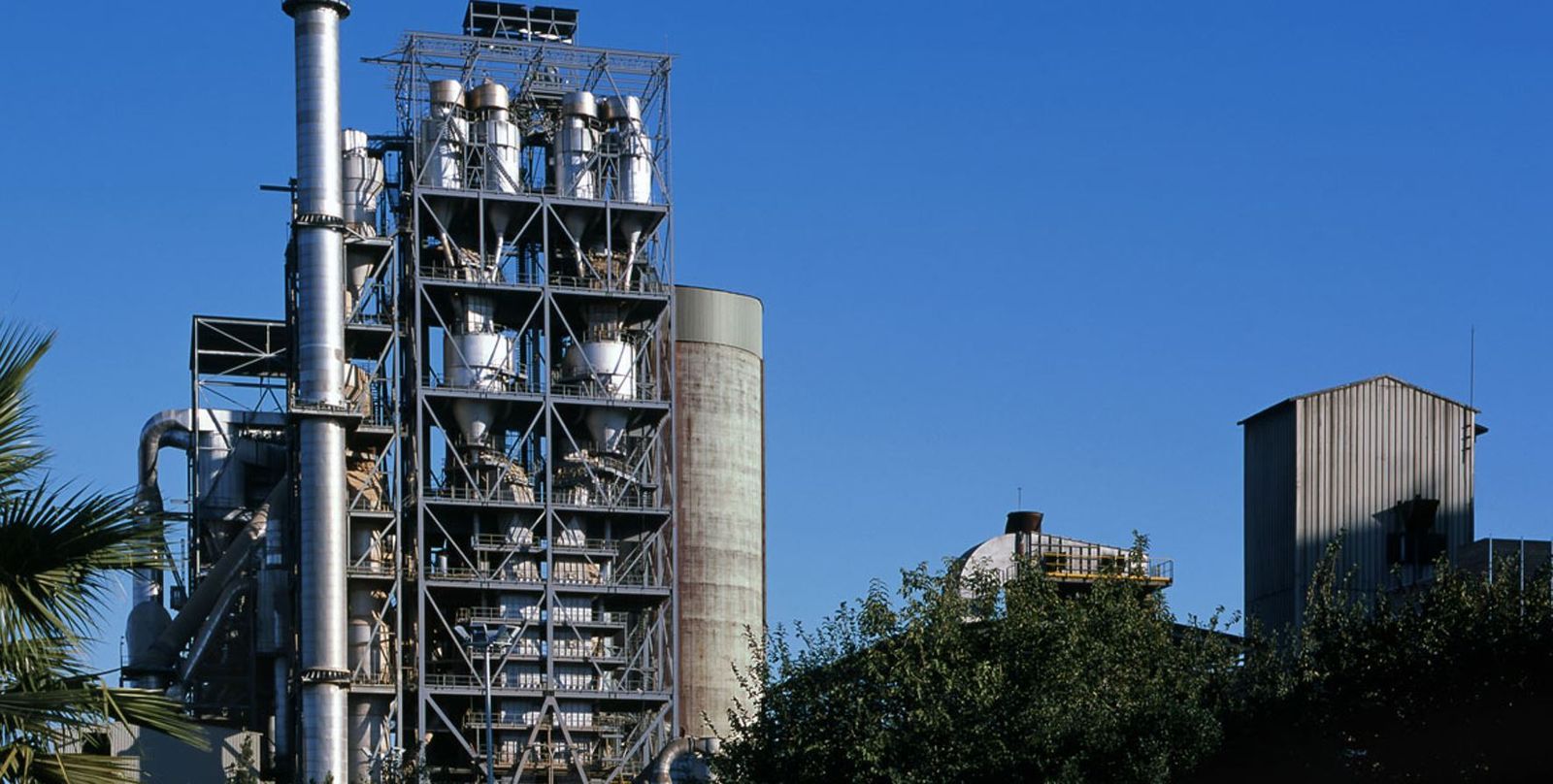 La planta de Cementos Portland Valderrivas de Alcalá de Guadaíra obtiene la Autorización Ambiental Integrada