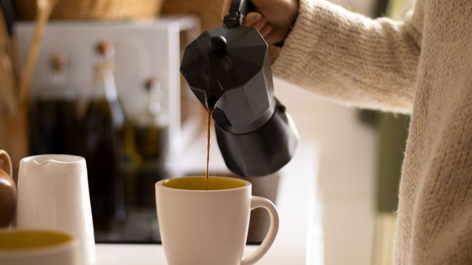 Tres mitos de la cafetera italiana desmentidos por un experto