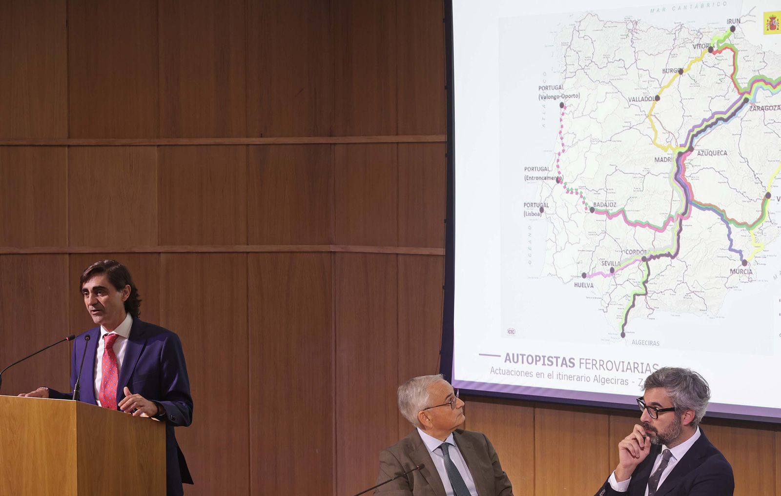 Fotos de la jornada de trabajo del ministro de Transportes en el Puerto de Algeciras