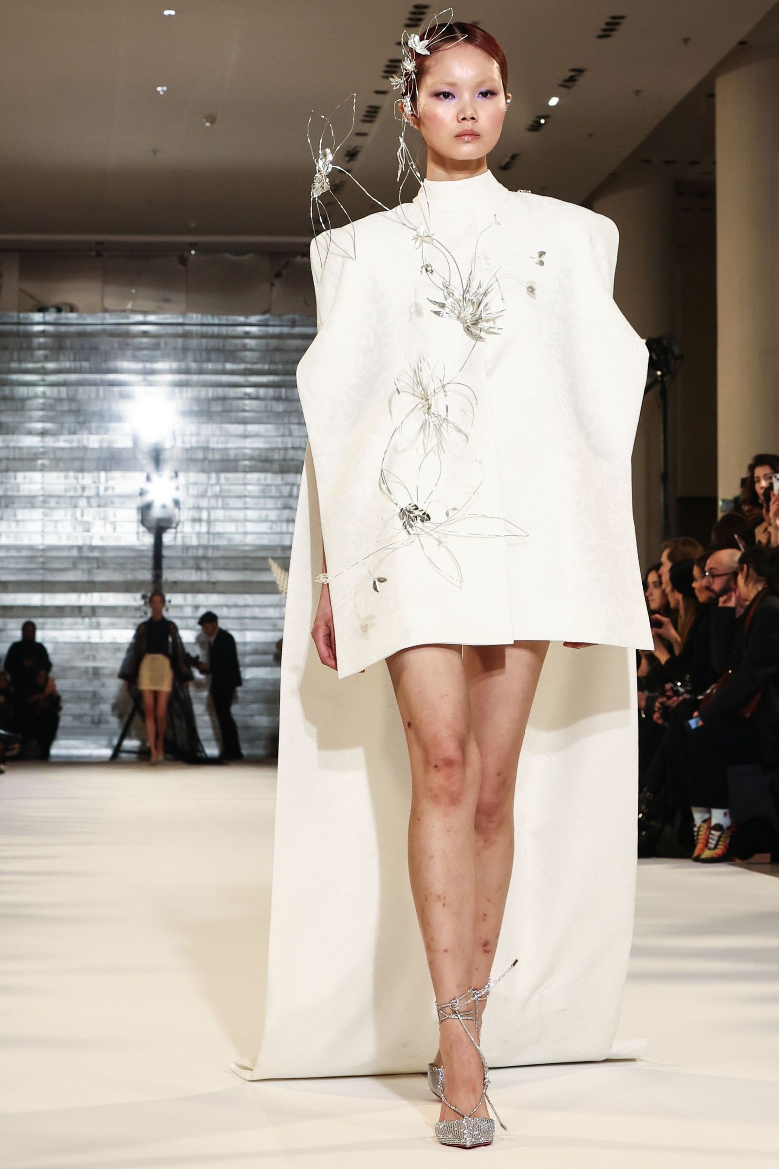 Juana Martín presenta su colección 'La Rosée' en la pasarela de Alta Costura de París, en imágenes