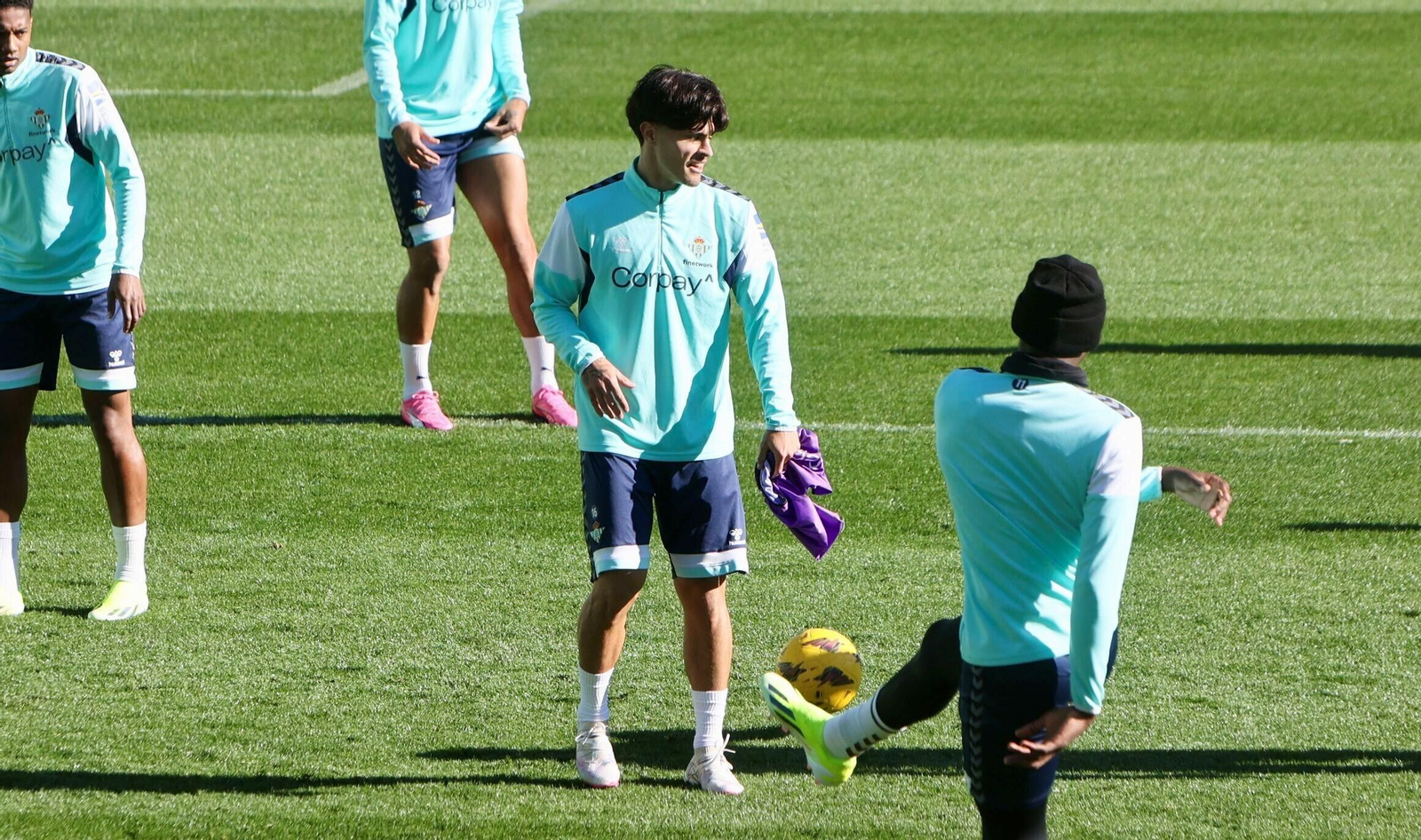 Juan Cruz, en un entrenamiento con el Betis.