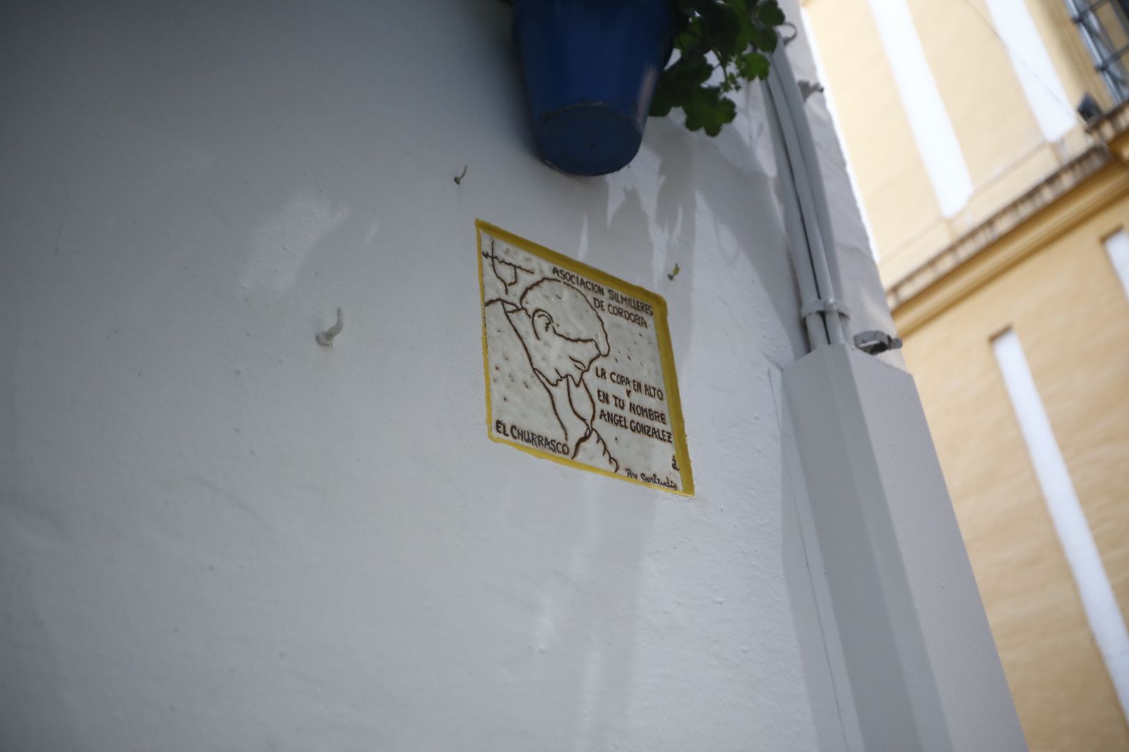 Córdoba se vuelca en el homenajea a Ángel González, el desaparecido sumiller de El Churrasco