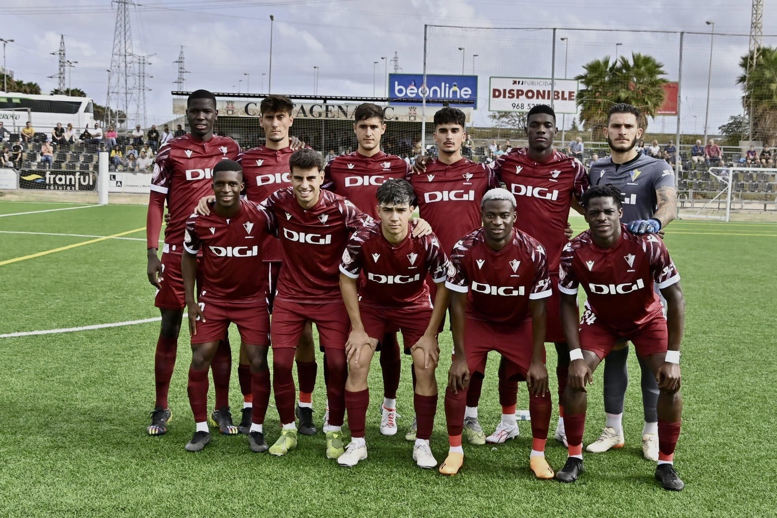 Formación inicial del conjunto gaditano en Cartagena.