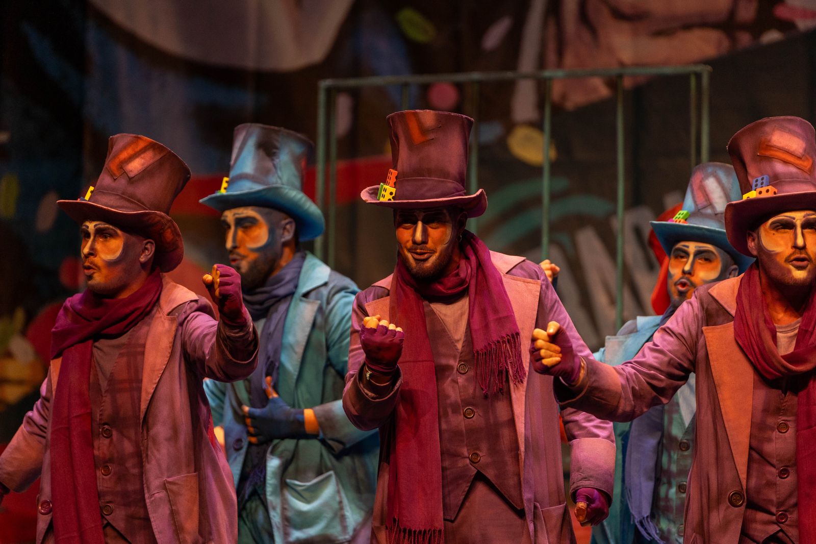 Imágenes de la actuación de la comparsa de Huelva "Los Atrapaos" en el Carnaval Colombino