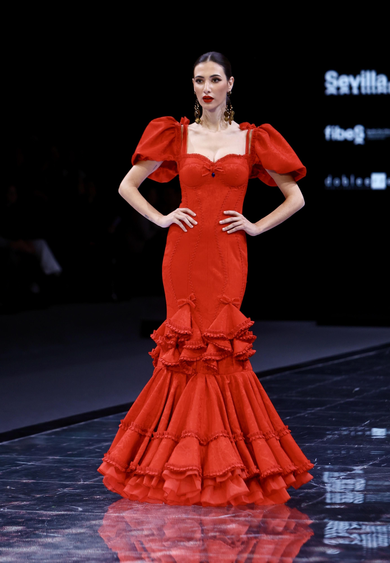 Desfile de Inma Castrejón en SIMOF 2024, todas las fotos