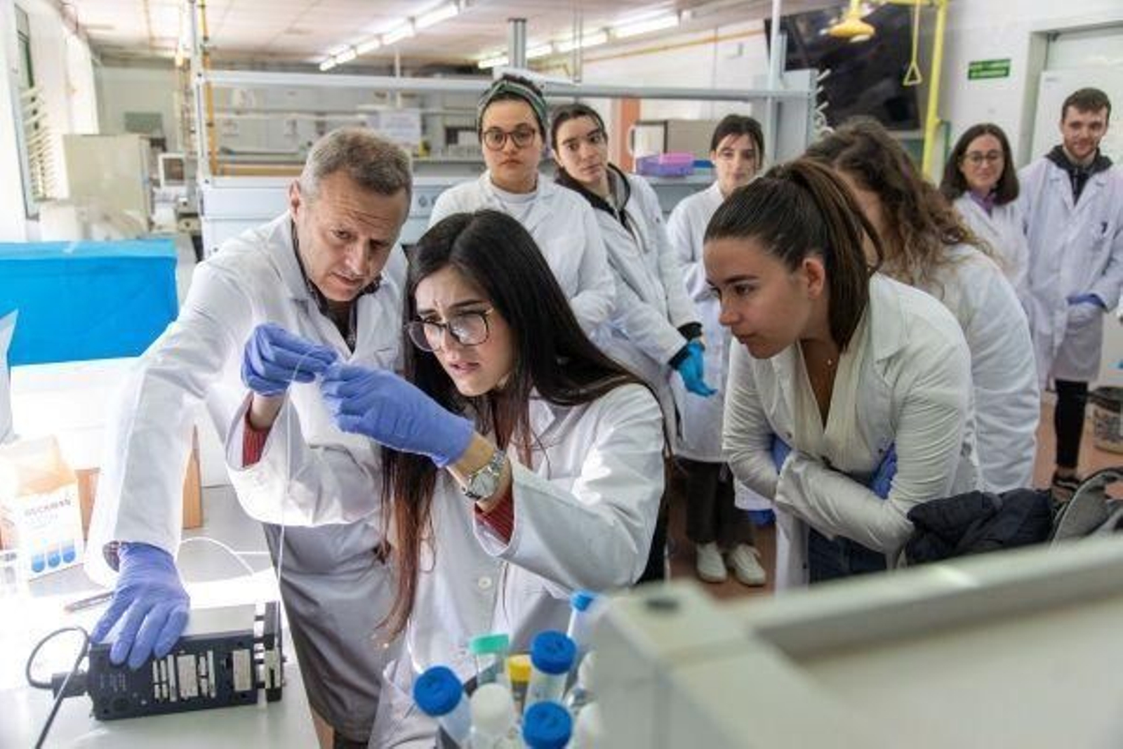 Foto de archivo de un grupo de estudiantes en la Universidad de Córdoba.