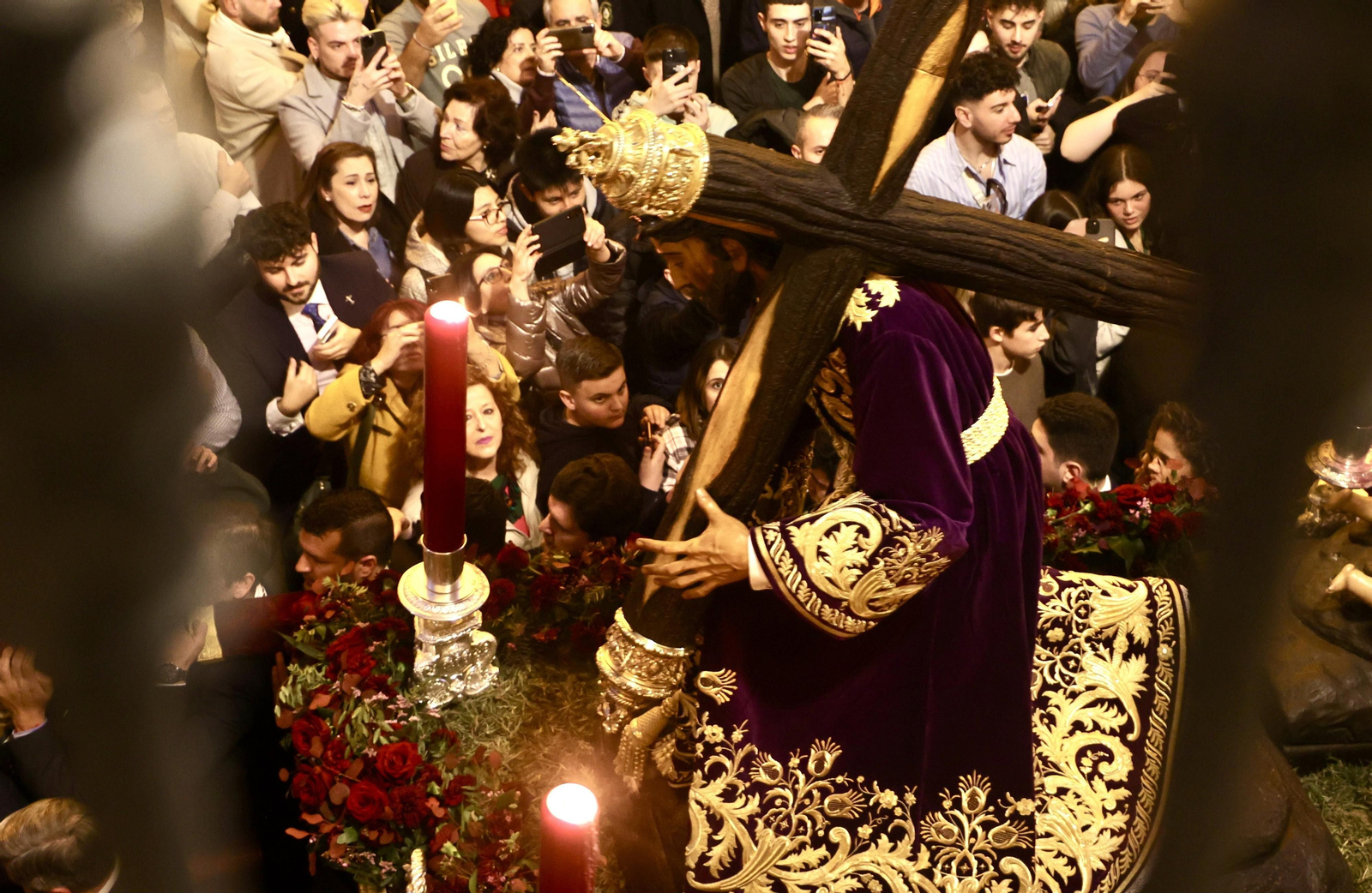 Traslado de las imágenes de la Hermandad de la Esperanza de Triana a su capilla