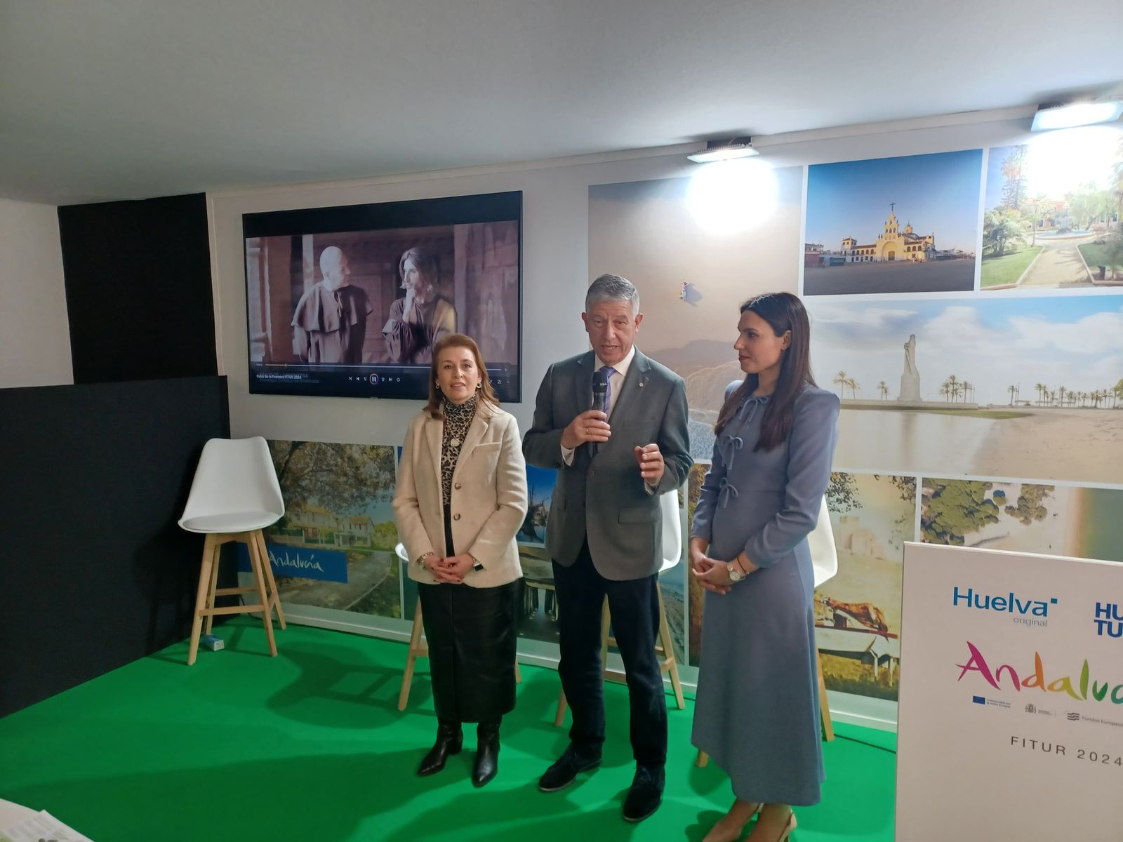 Carmelo Romero, alcalde de Palos de la Frontera y Ana Aroca, concejal de Turismo