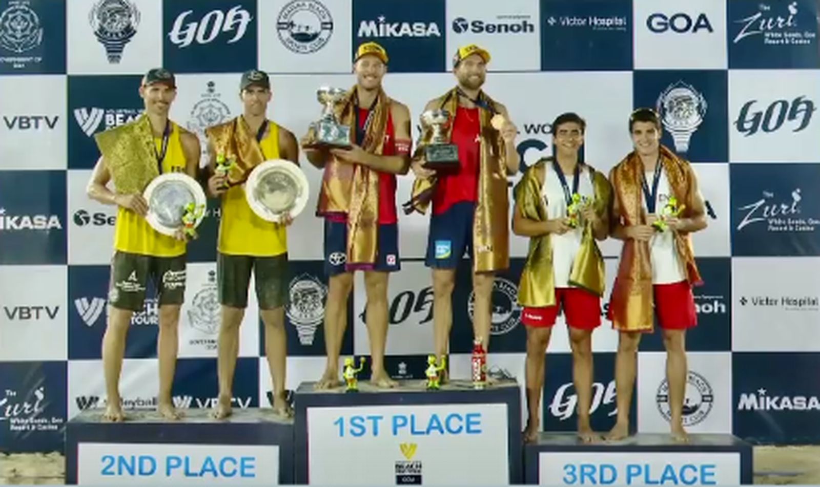 Herrera y Gavira (i), con sus trofeos de subcampeones