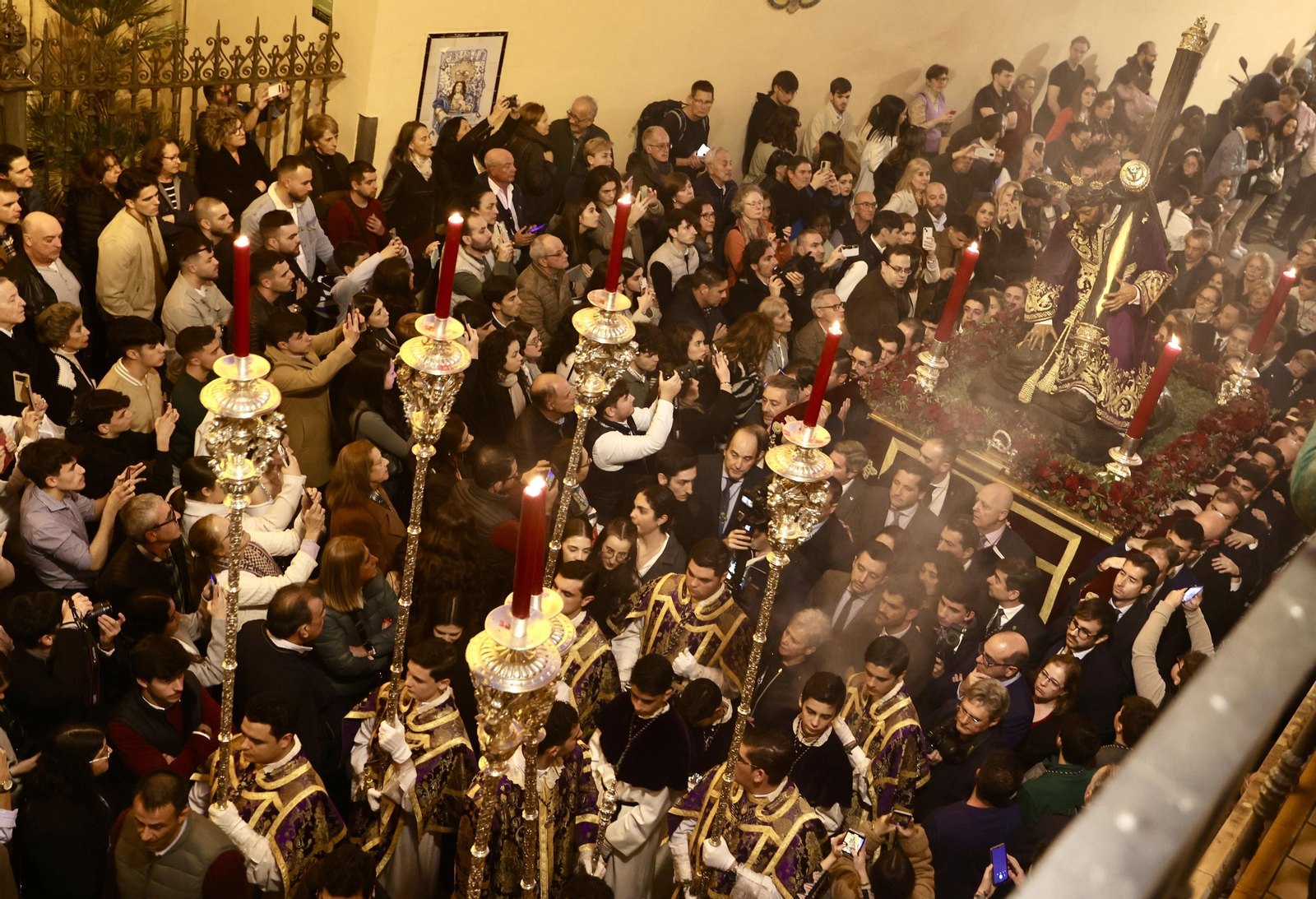 Traslado de las imágenes de la Hermandad de la Esperanza de Triana a su capilla