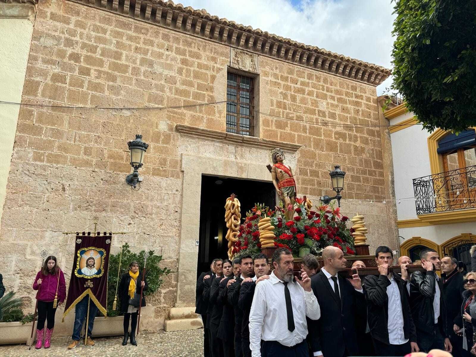 Los nijareños pasearon a su Patrón en procesión