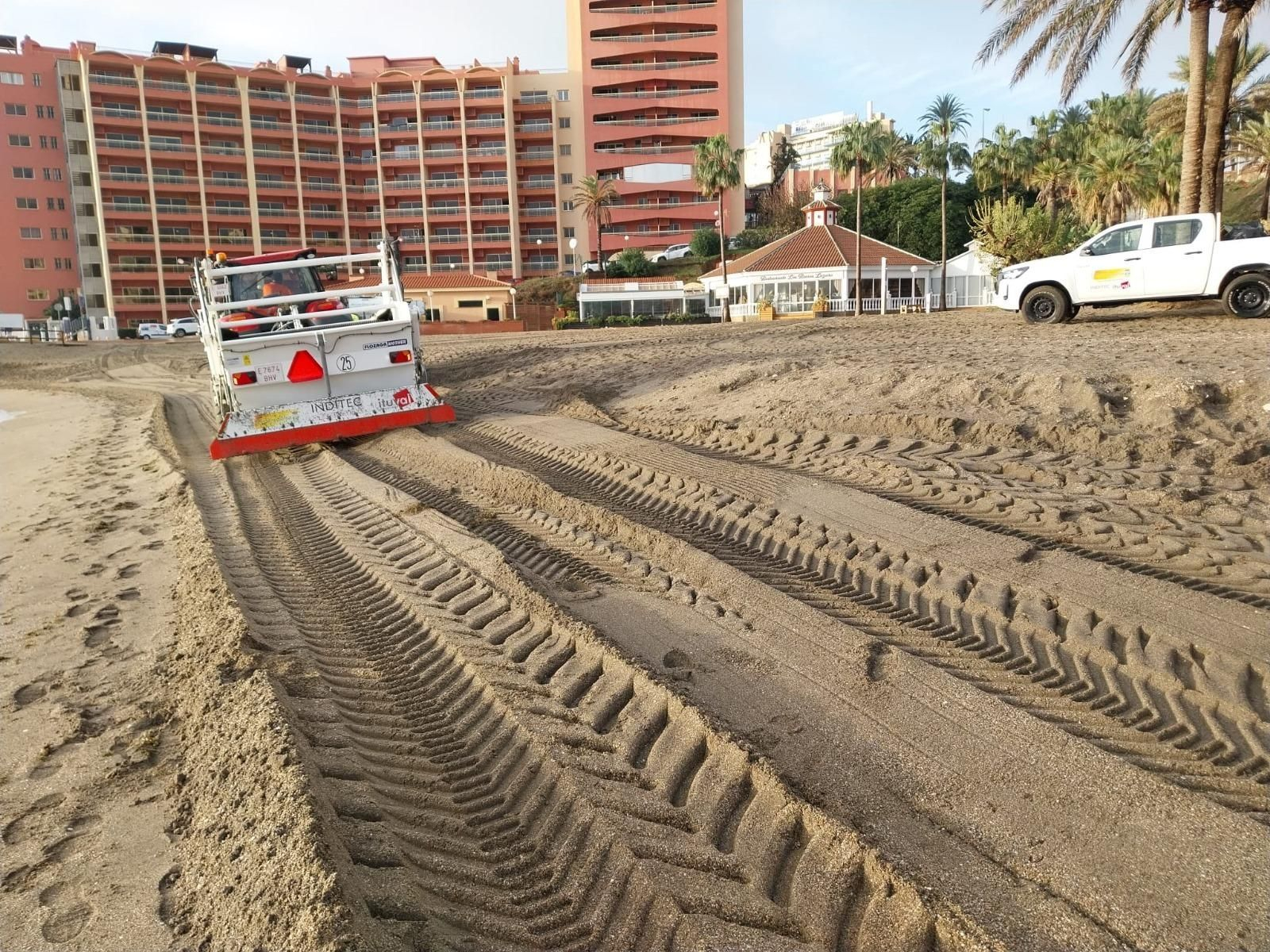 El estado de la costa tras las labores de limpieza.