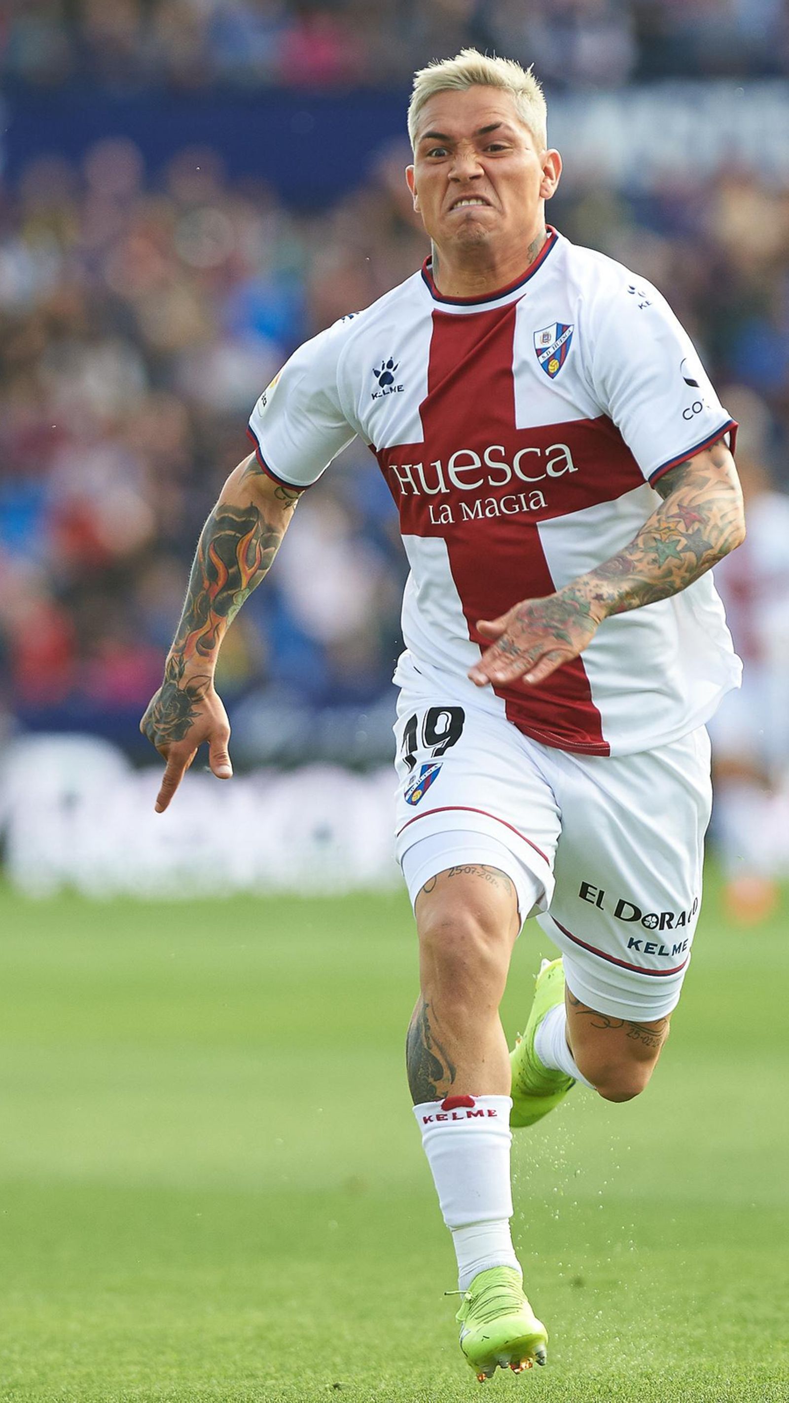 Chimy Ávila, durante un partido con el Huesca en 2019.