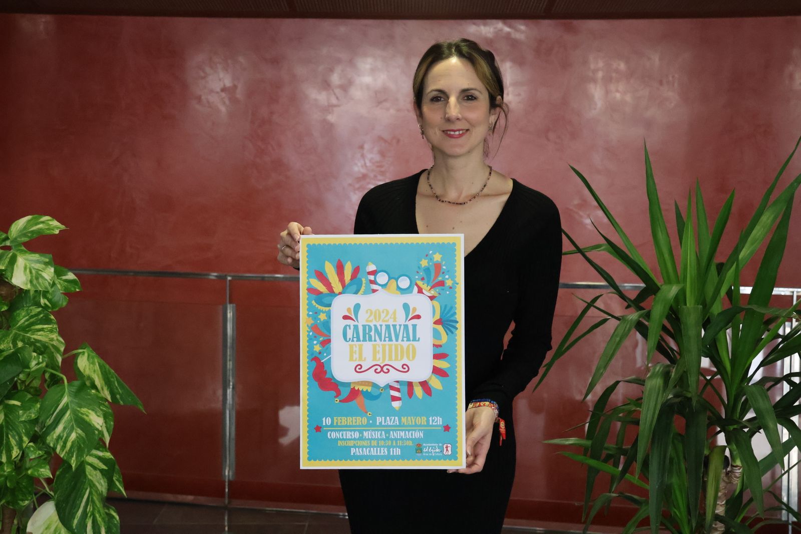 La concejala Elena Gómez ha presentado las propuestas para celebrar el Carnaval en El Ejido.