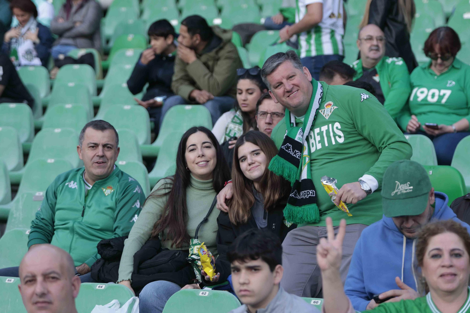 Búscate en las gradas del Villamarín