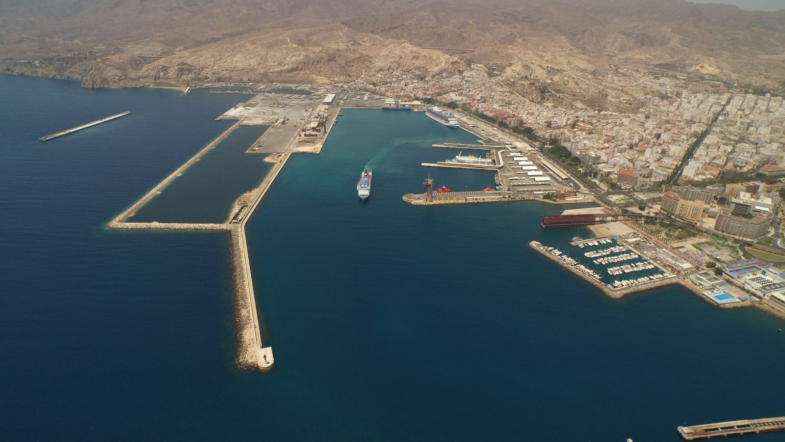 Panorámica del Puerto de Almería