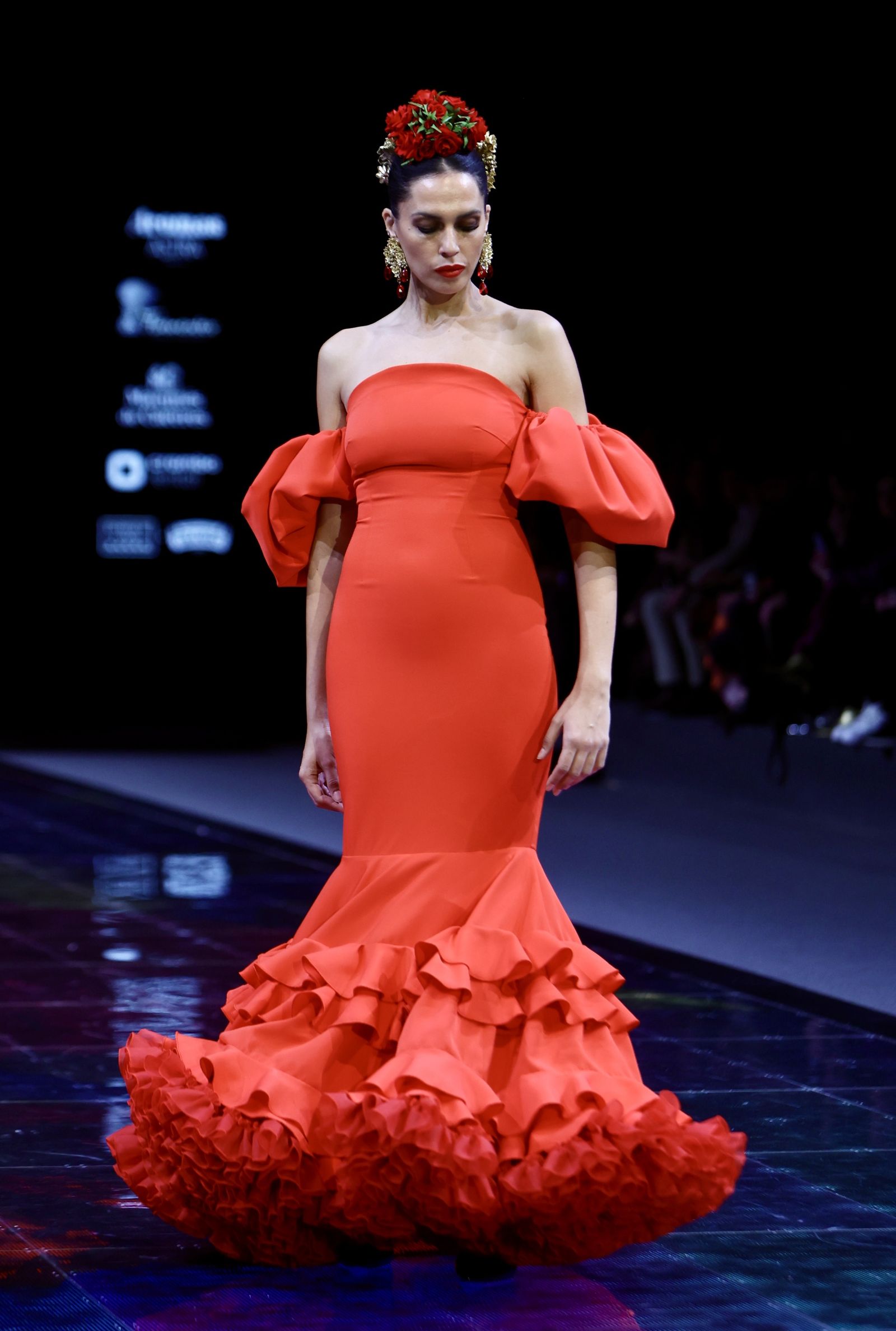 Desfile de Rosa Pedroche en SIMOF, todas las fotos