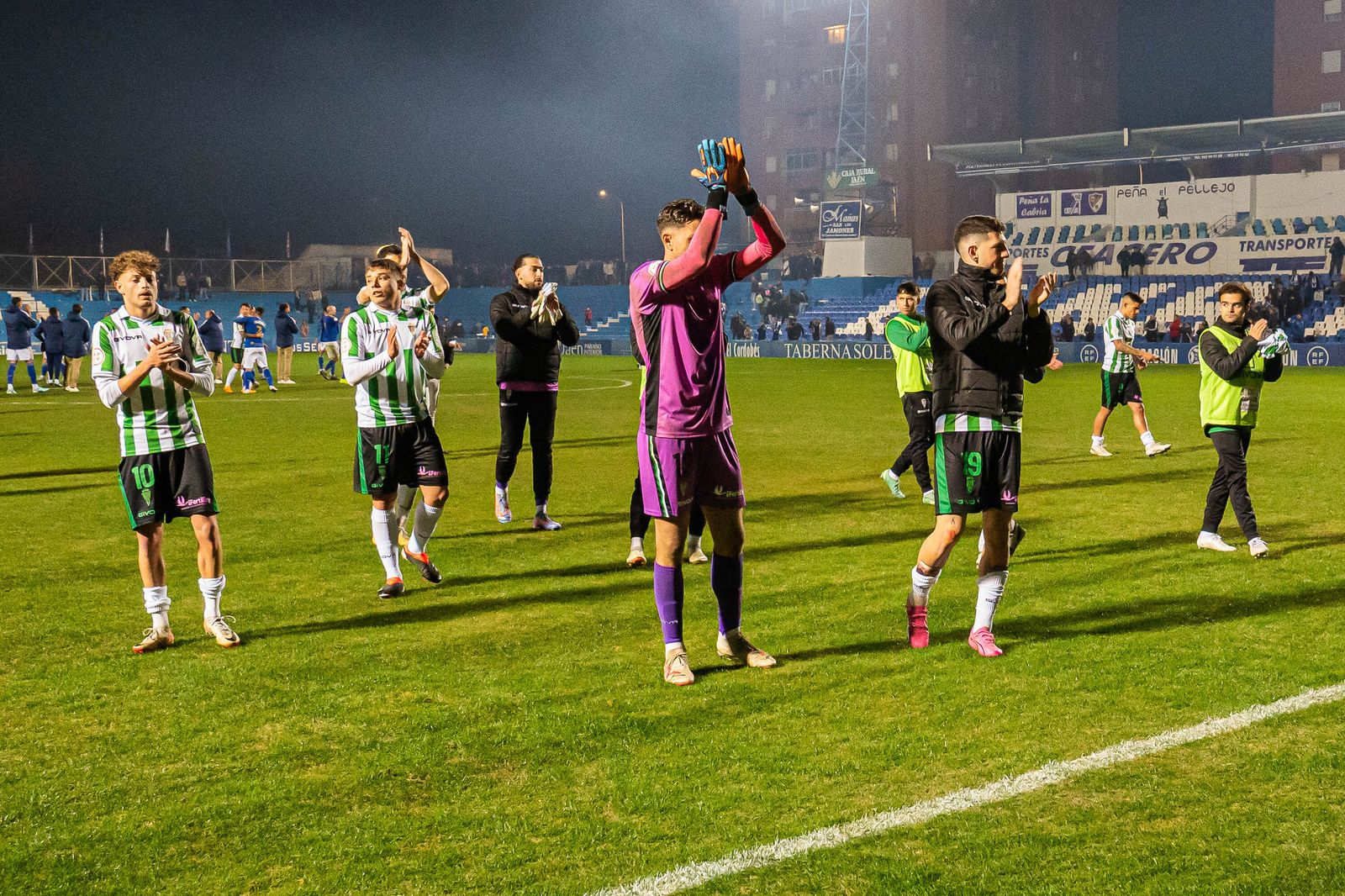 Las mejores fotos de la afición del Córdoba CF en Linarejos