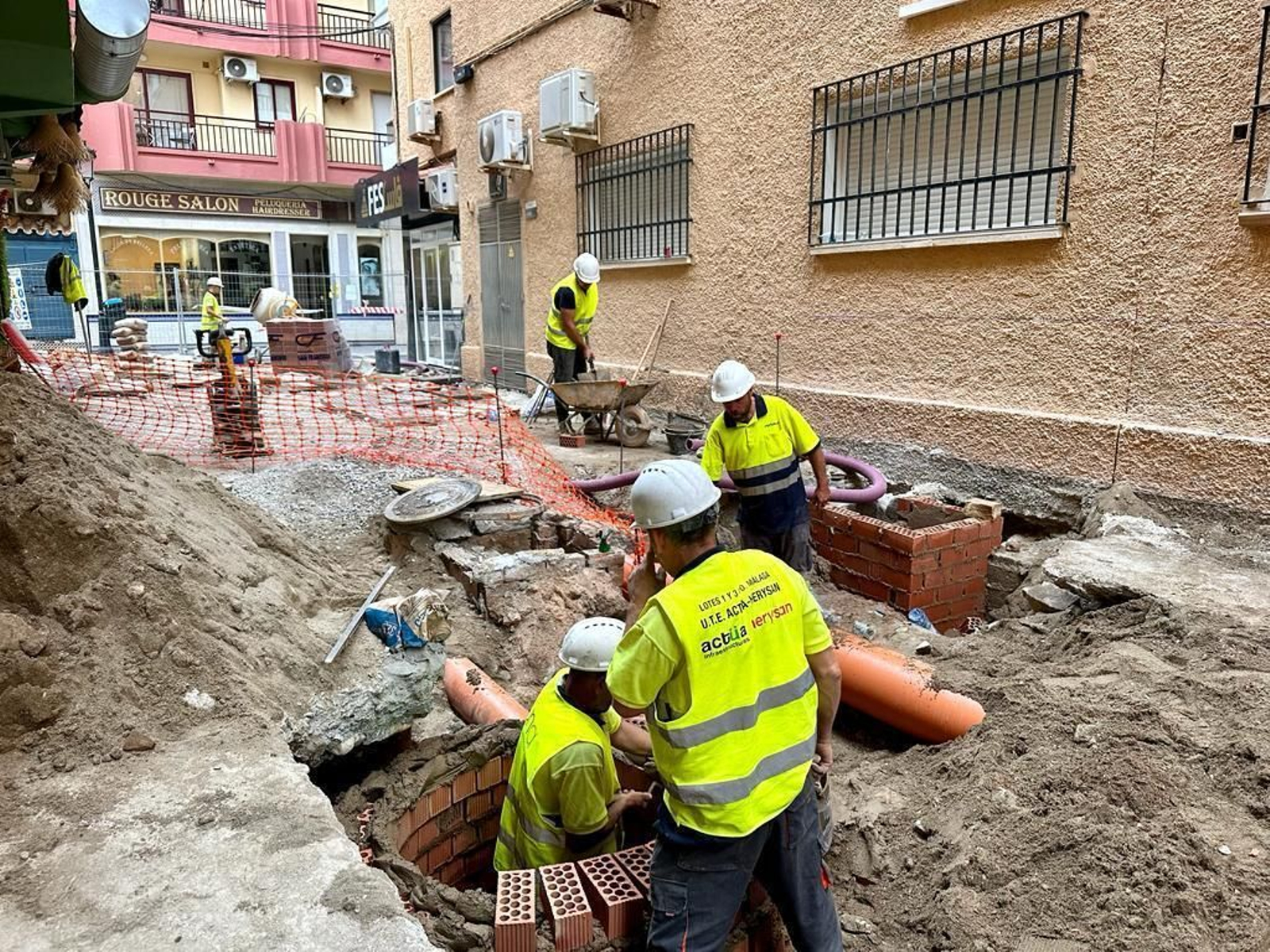 Los trabajos que se están acometiendo en el pasaje de Las Perlas.