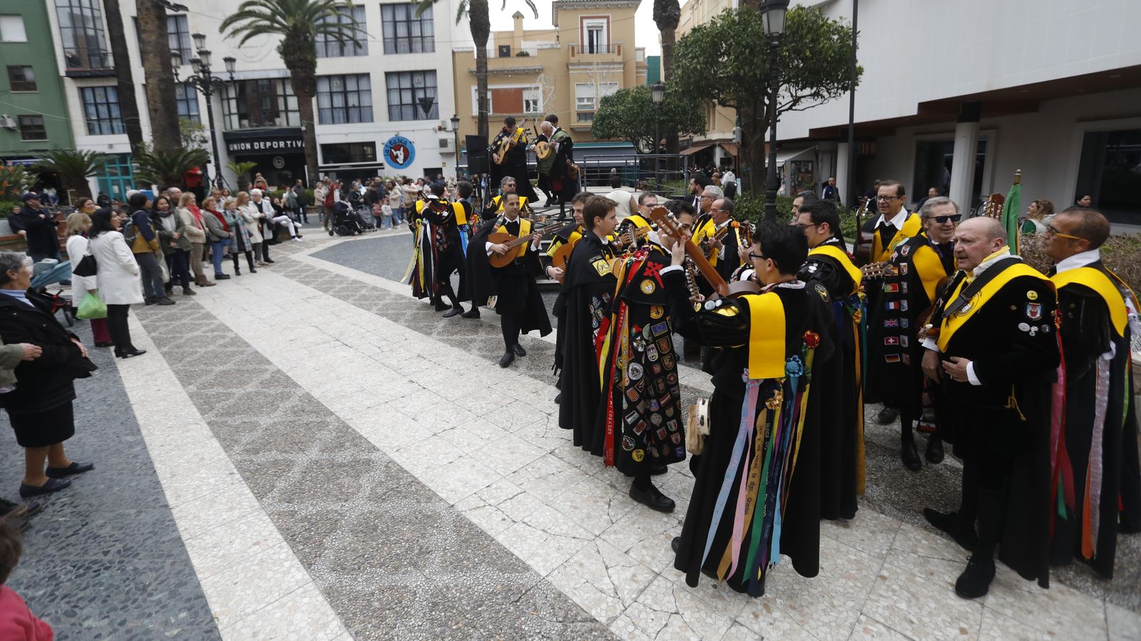 Las fotos del Pasacalles de Tunas en La Línea