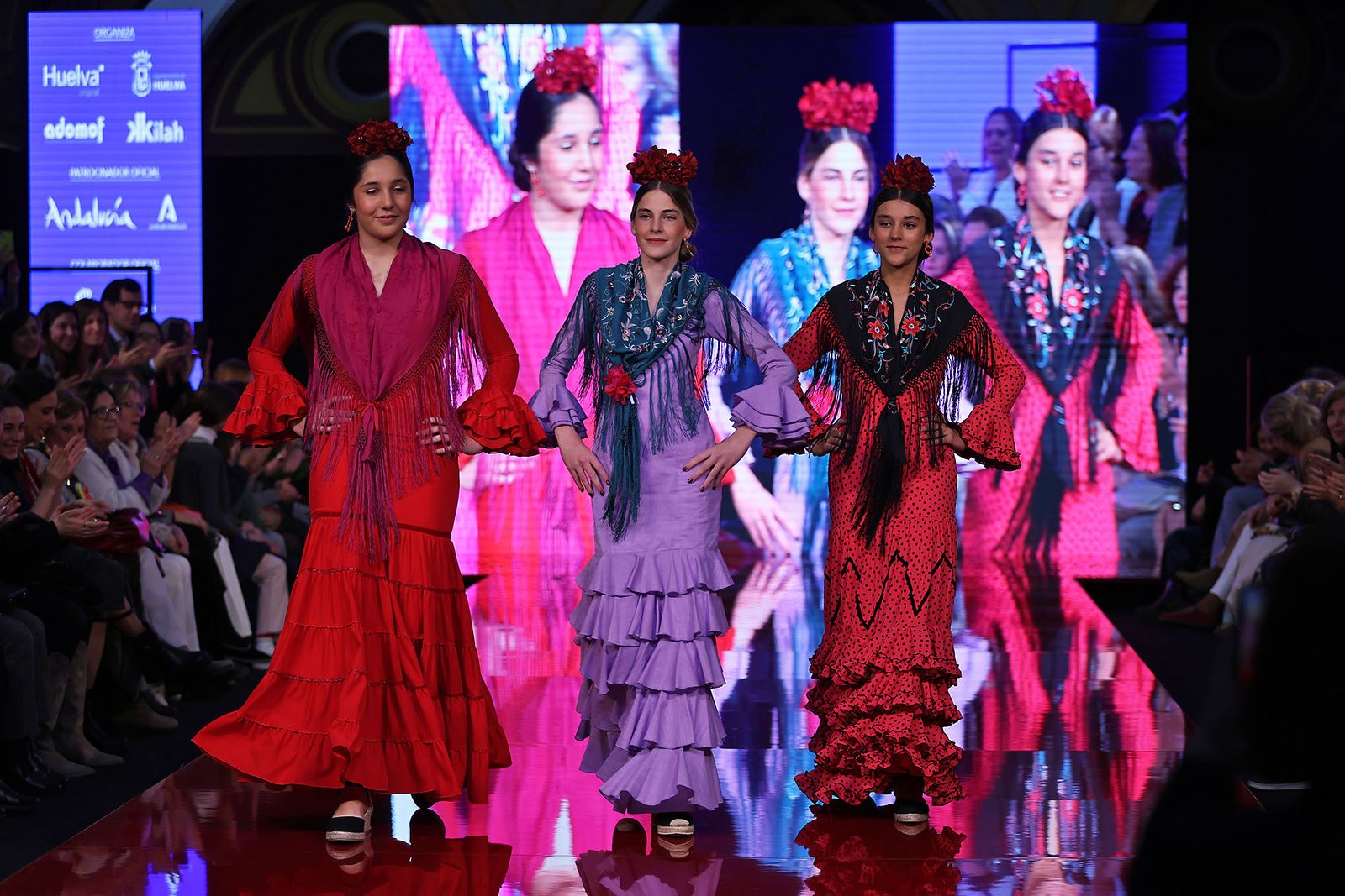 Imágenes de la pasarela Huelva Flamenca 2024