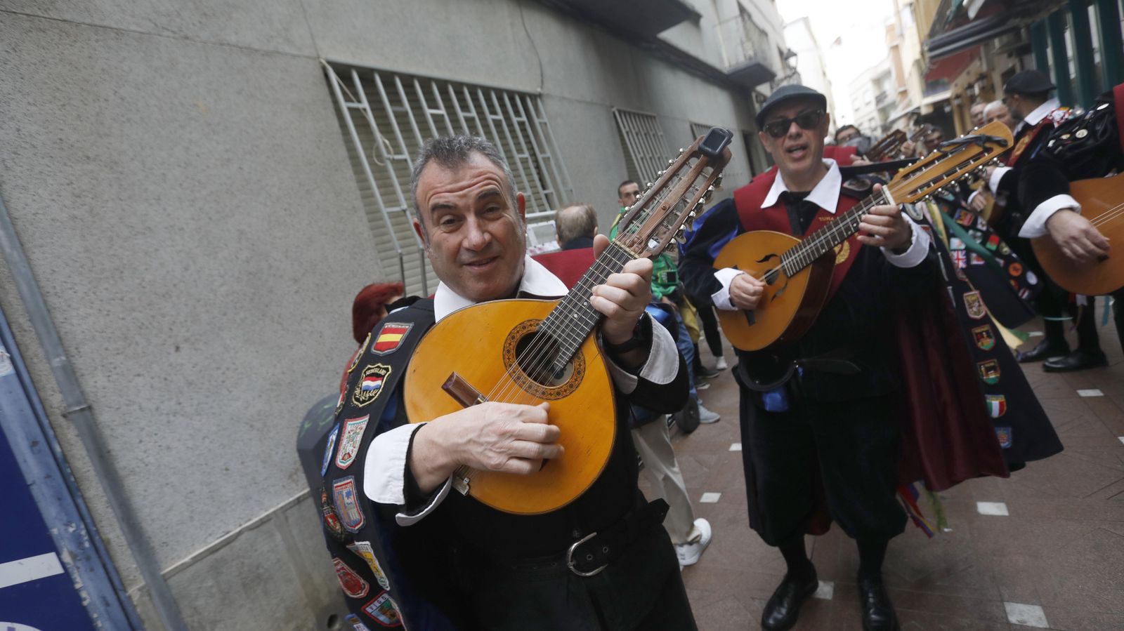 Las fotos del Pasacalles de Tunas en La Línea