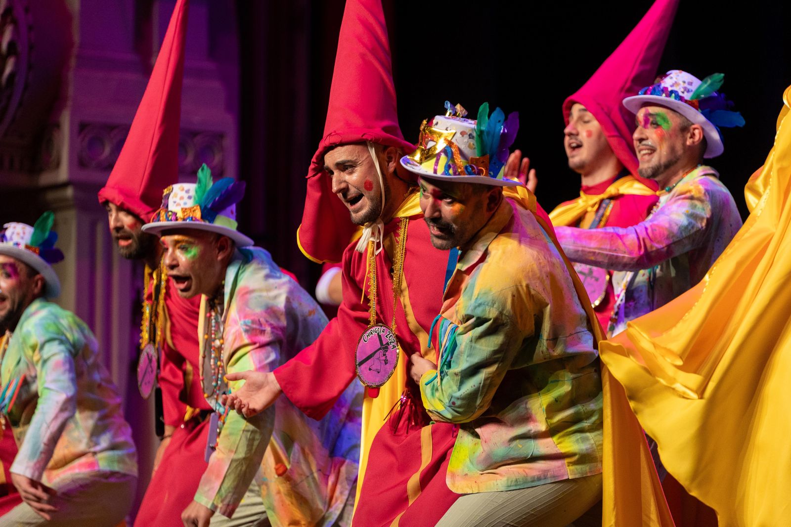 Imágenes de la actuación de la murga de Ayamonte "Pa cruz, esta que llevo encima" en el Carnaval Colombino
