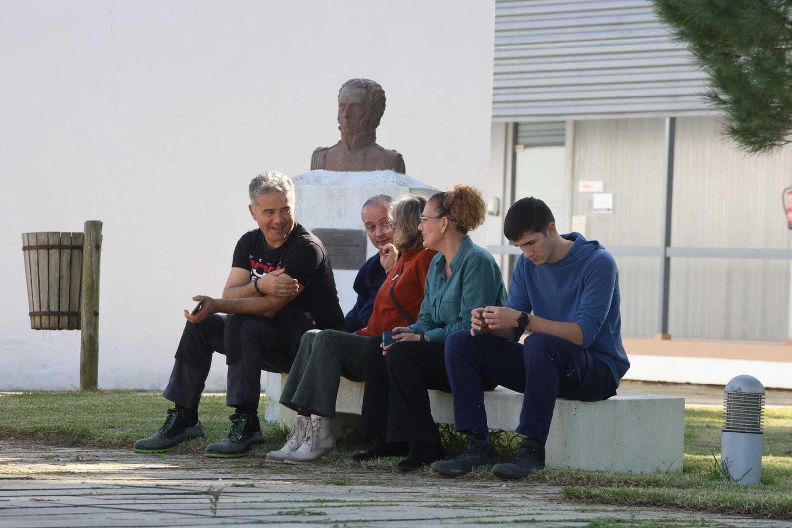 Son muchos los que se han quitado el chaquetón en Huelva.