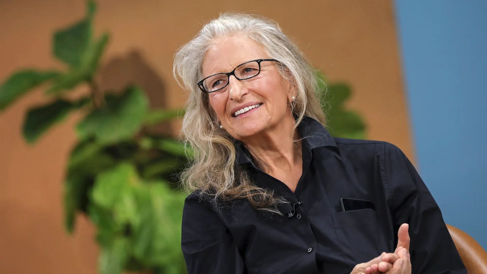 Annie Leibovitz, la fotógrafa que retratará a los reyes de España por el módico precio de 135.000 euros.