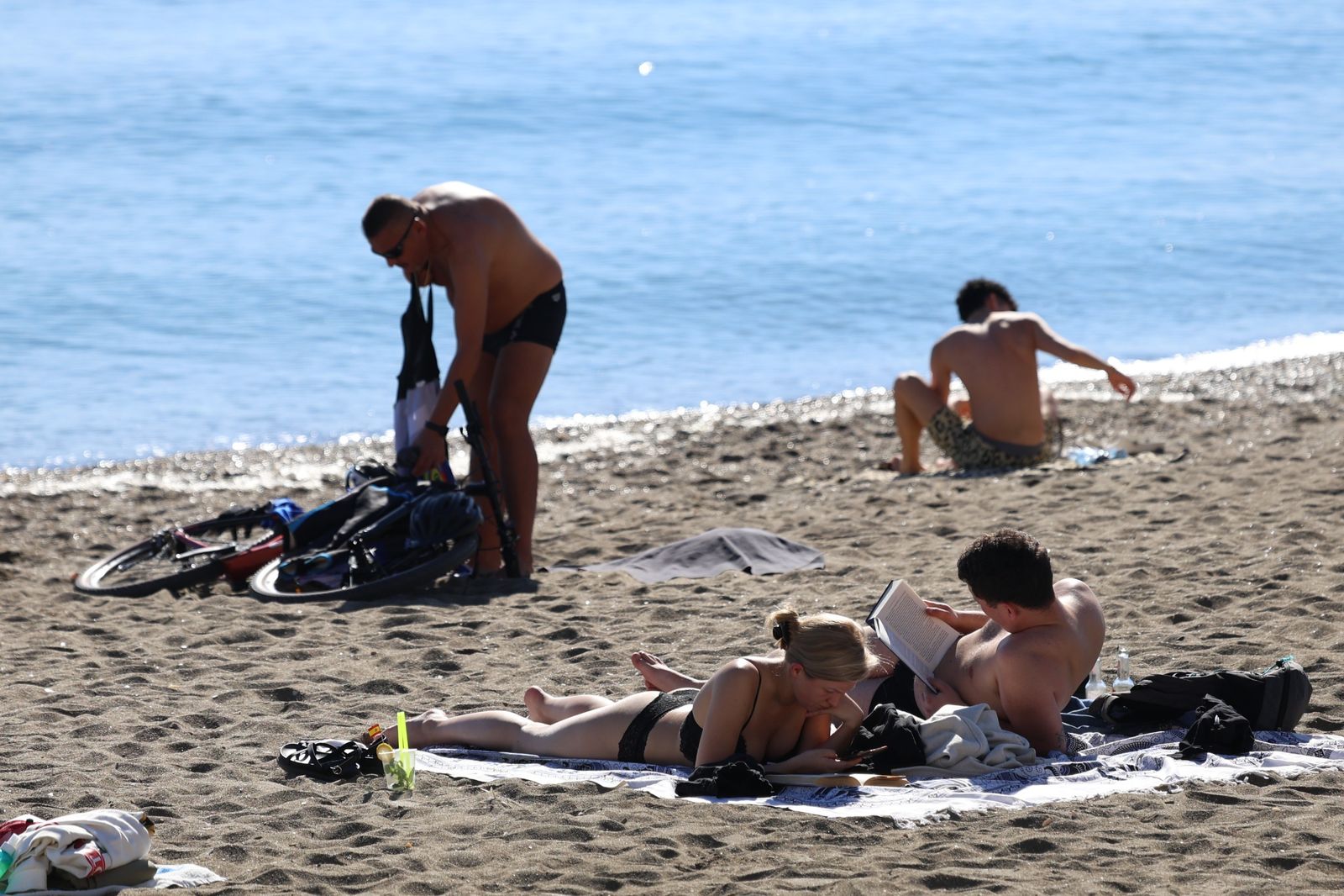 Enero y... día de playa en Málaga: la subida de las temperaturas deja estas imágenes
