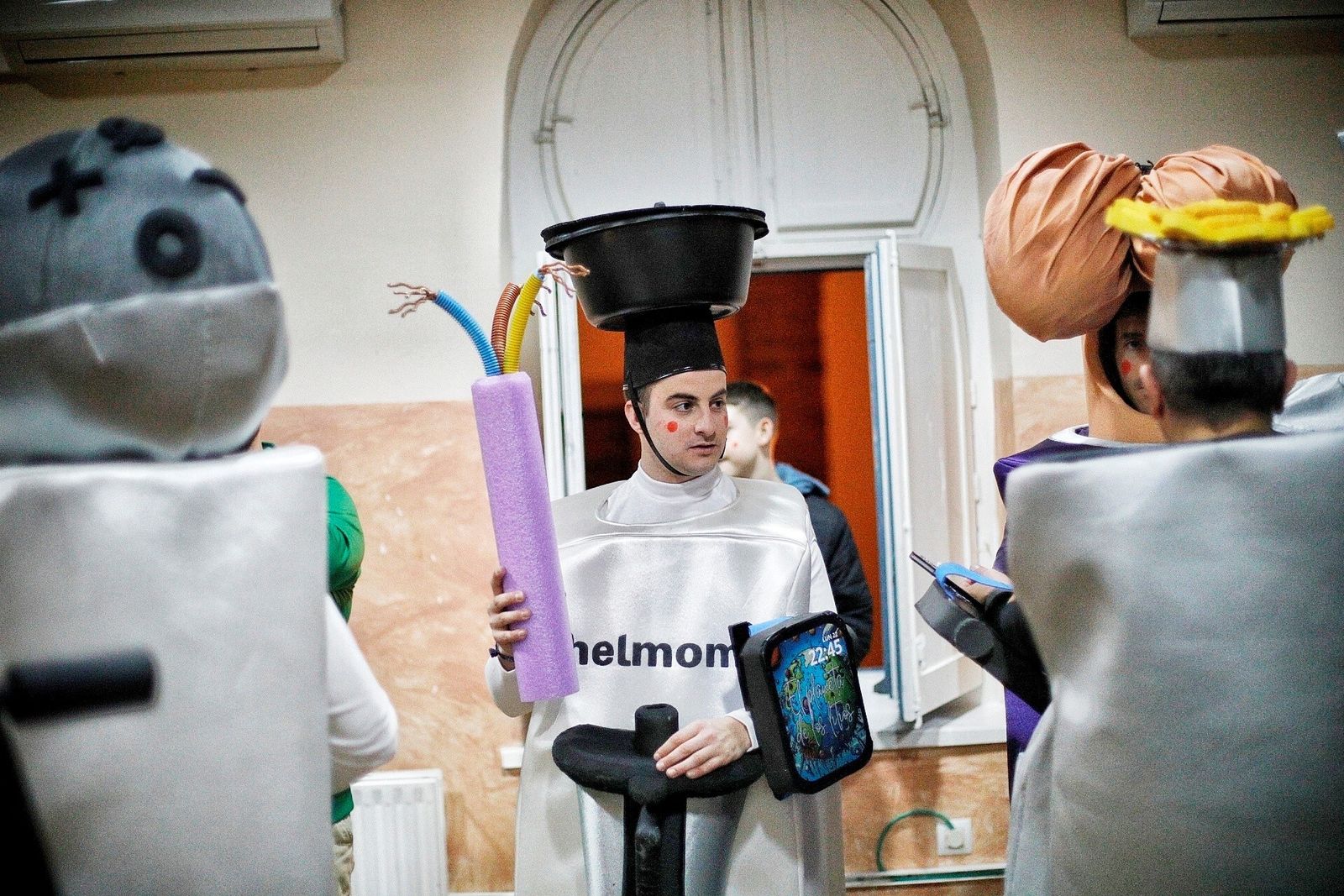 Chirigota 'El planeta de los litios' en camerinos