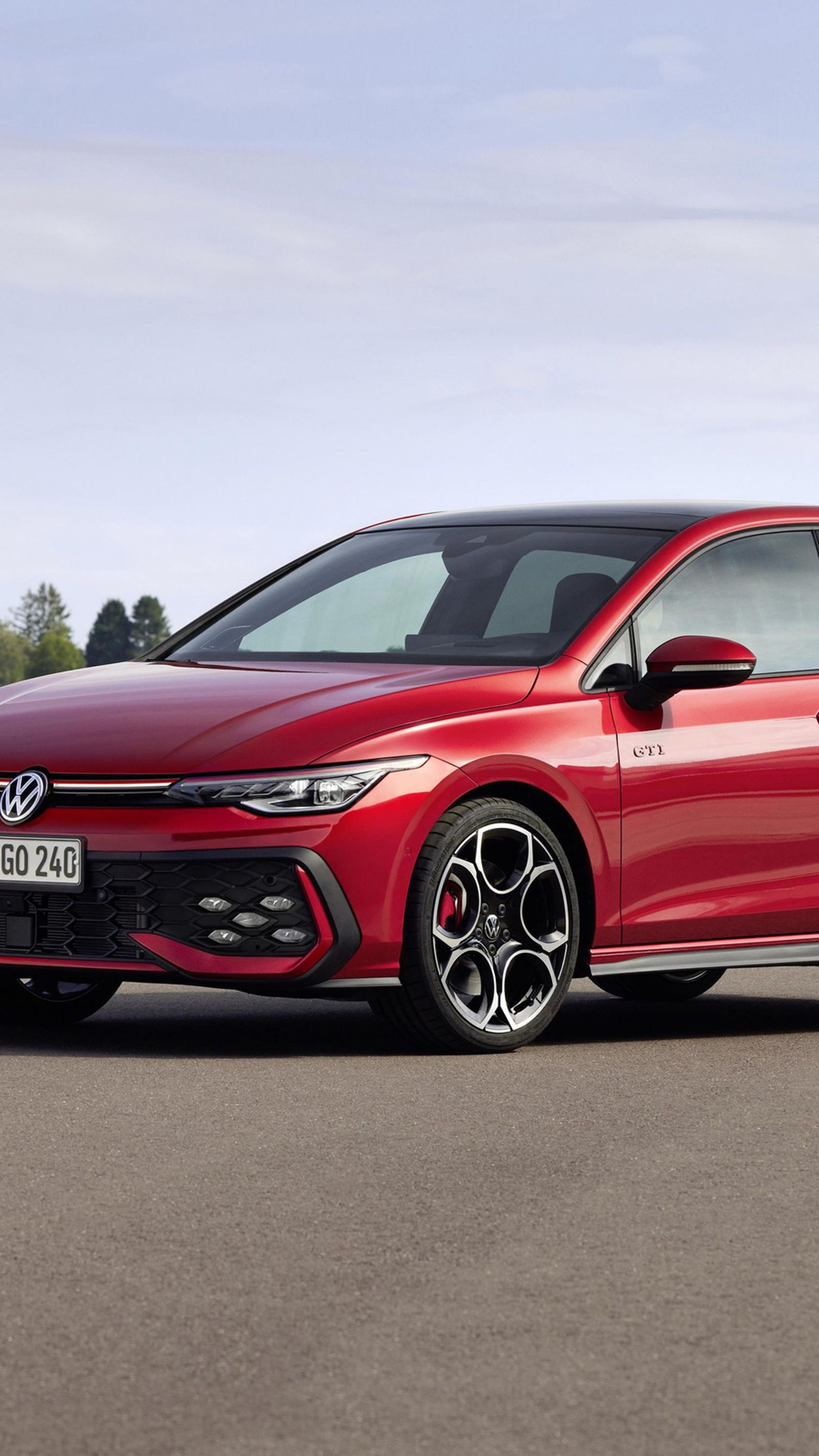 Como es habitual en el Golf, se mantiene a la venta una versión con el apellido más icónico: GTI.
