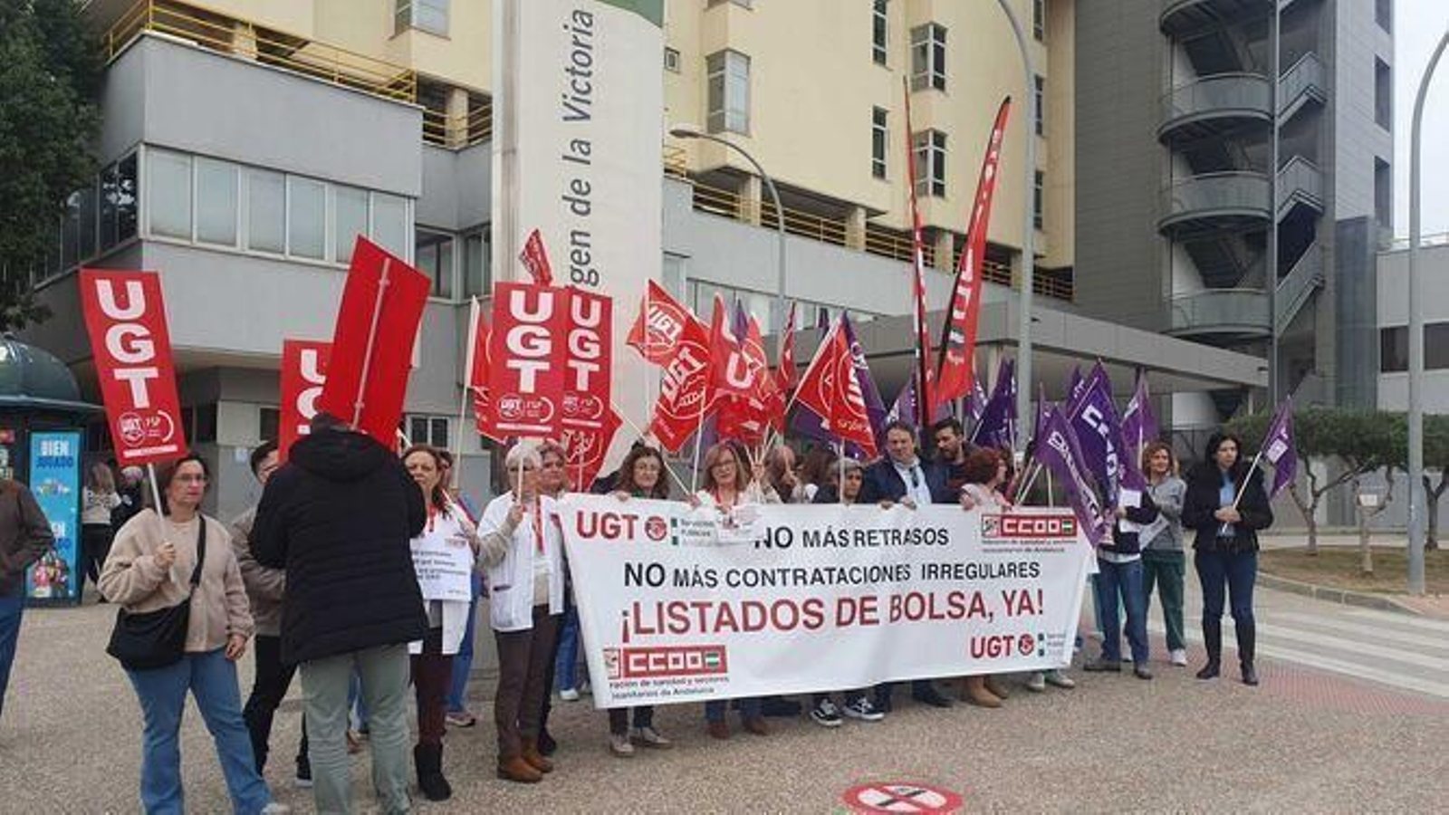 Concentración este lunes en el Clínico por la premura de la contratación y la corta duración de los contratos.