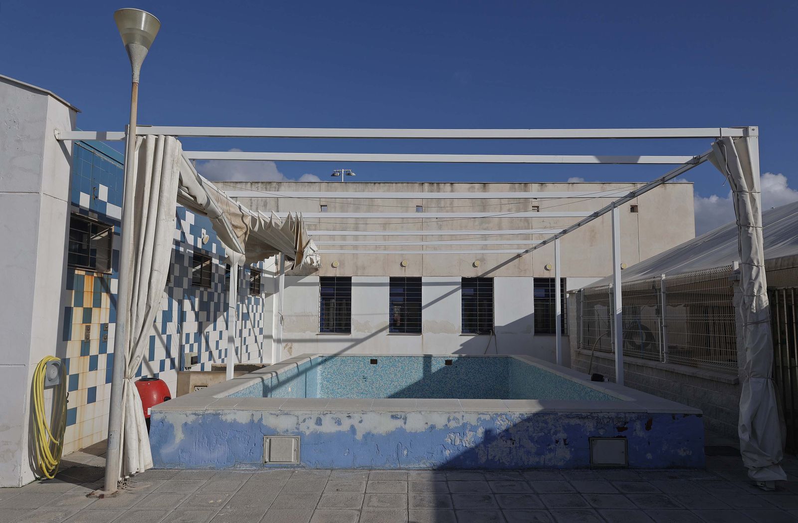 El Centro de Gestión del Medio Marino Andaluz (CEGMA) de Algeciras, en imágenes