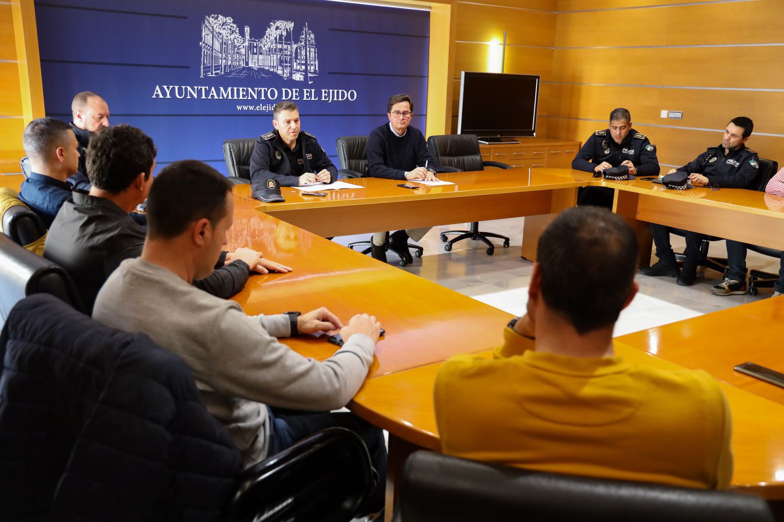 Francisco Góngora, alcalde ejidense, ha presidido la Junta de Mandos de la Policía Local del municipio.