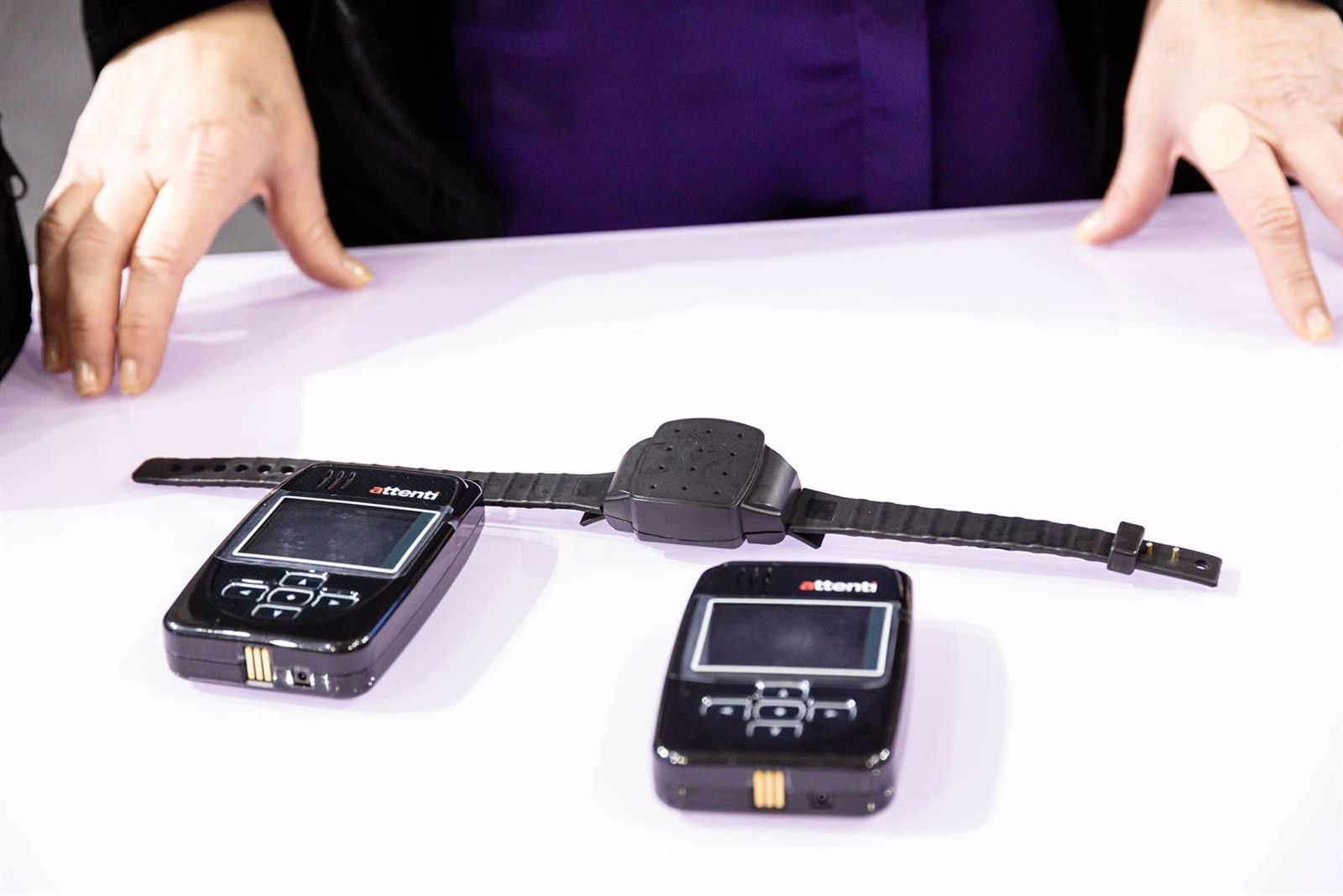 Dispositivo para el control telemático de medidas y penas de alejamiento.