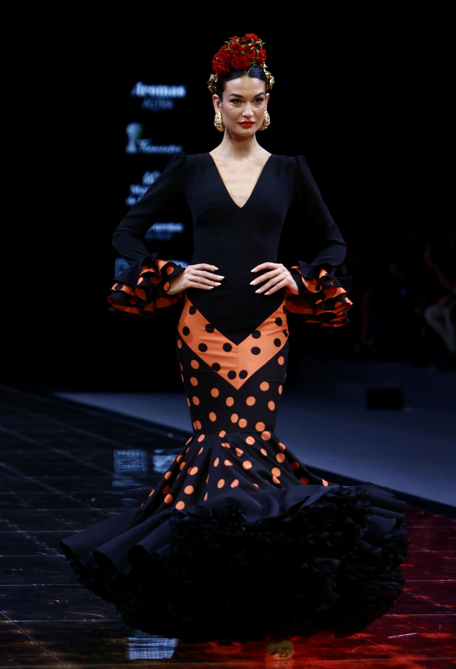 Desfile de Rosa Pedroche en SIMOF, todas las fotos