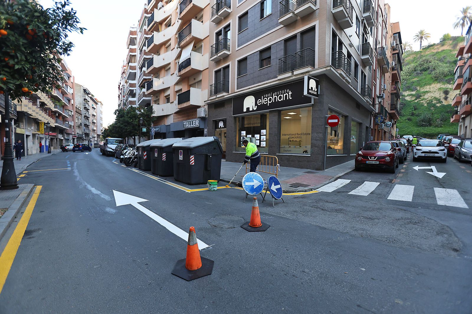 Imágenes de los trabajos realizados en la segunda fase de cambio de sentido de calles de HUelva