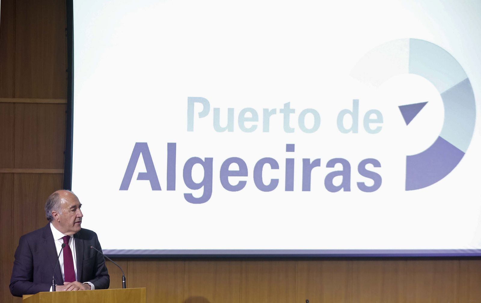 Fotos de la jornada de trabajo del ministro de Transportes en el Puerto de Algeciras