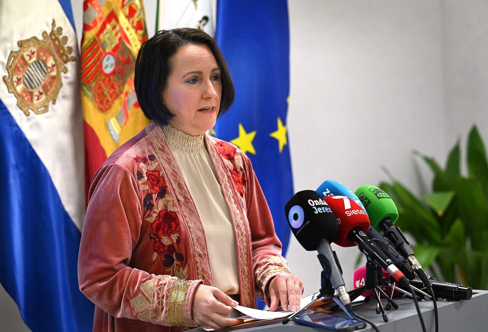 La delegada de Empleo, Trabajo Autónomo, Comercio y Empresa, Nela García, en rueda de prensa