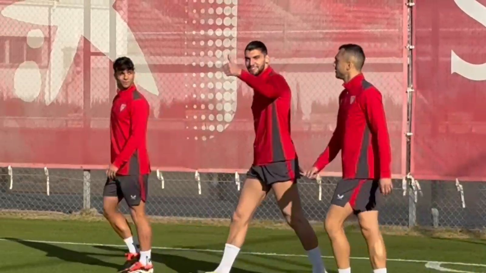 Rafa Mir se entrena con su futuro en el aire: último día para cerrar su salida
