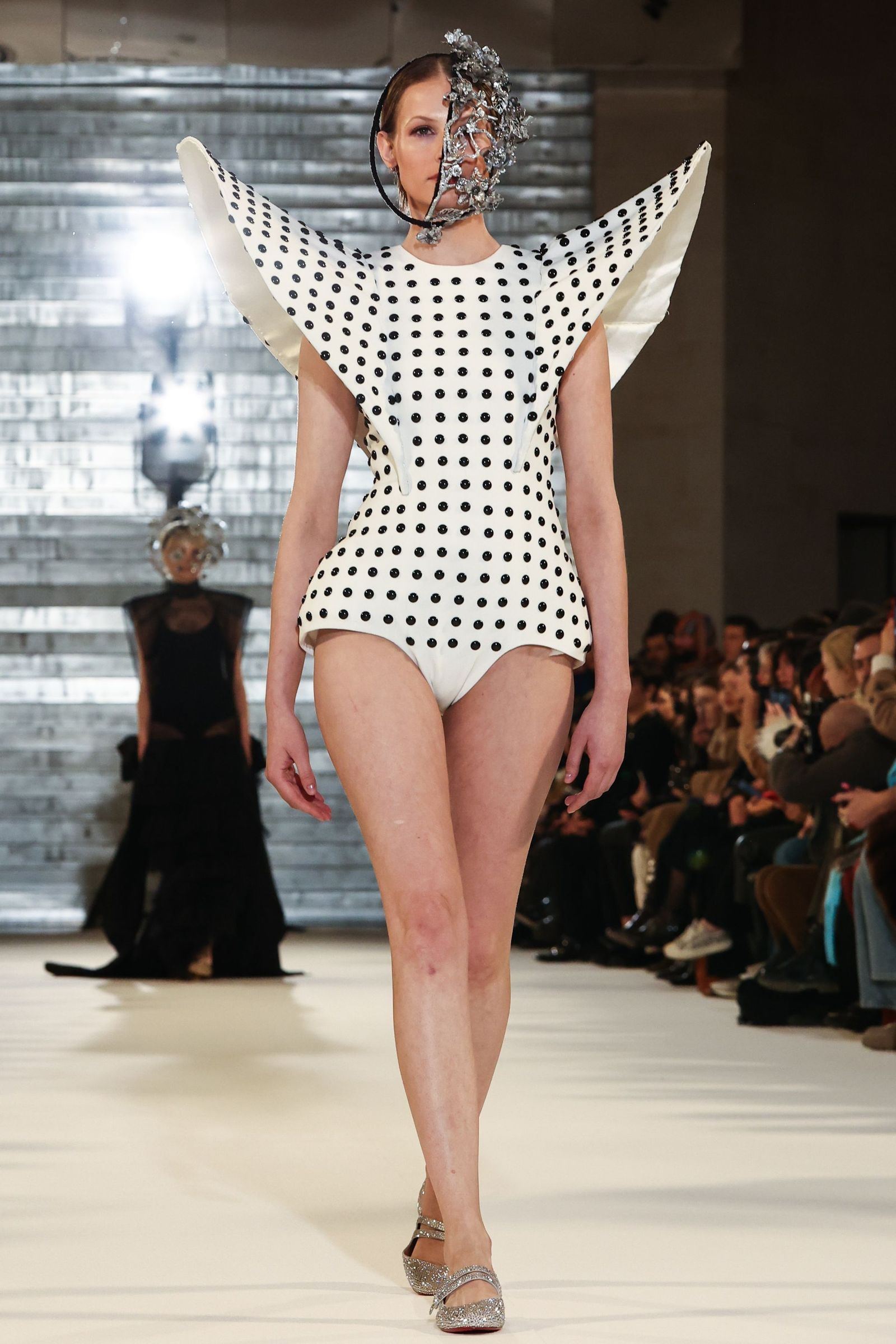Juana Martín presenta su colección 'La Rosée' en la pasarela de Alta Costura de París, en imágenes