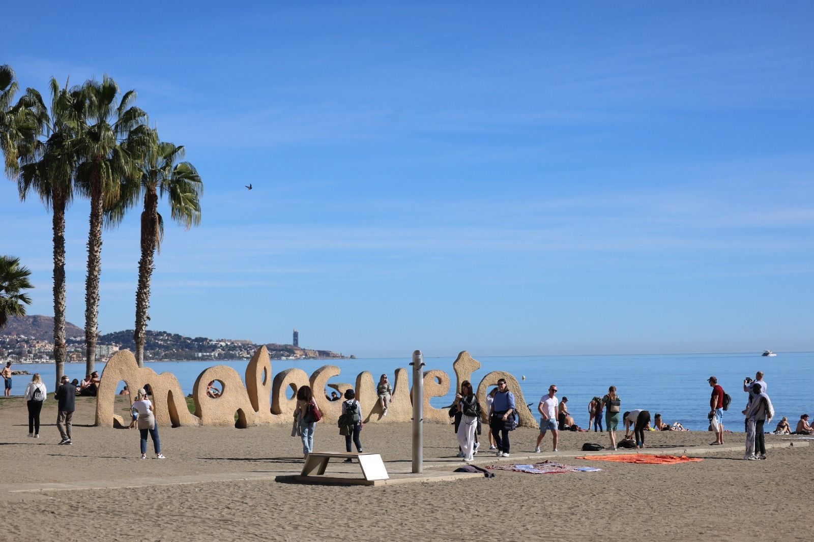 Enero y... día de playa en Málaga: la subida de las temperaturas deja estas imágenes