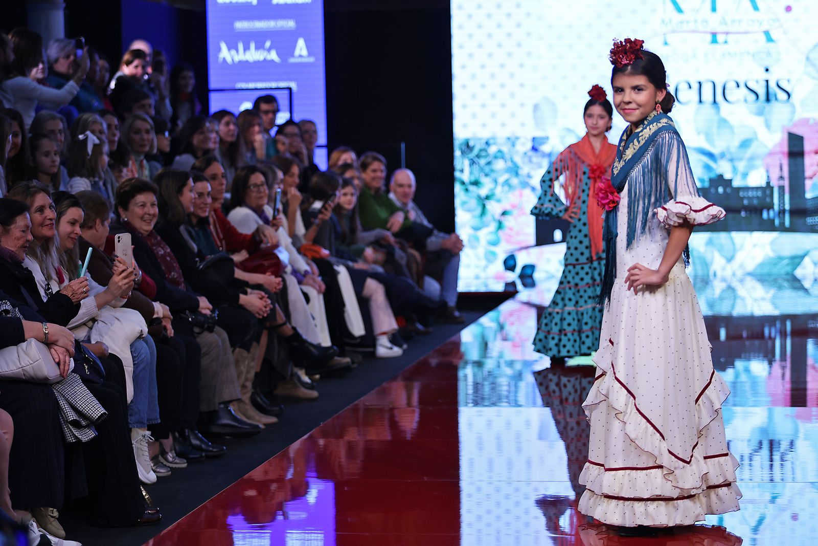 Imágenes de la pasarela Huelva Flamenca 2024